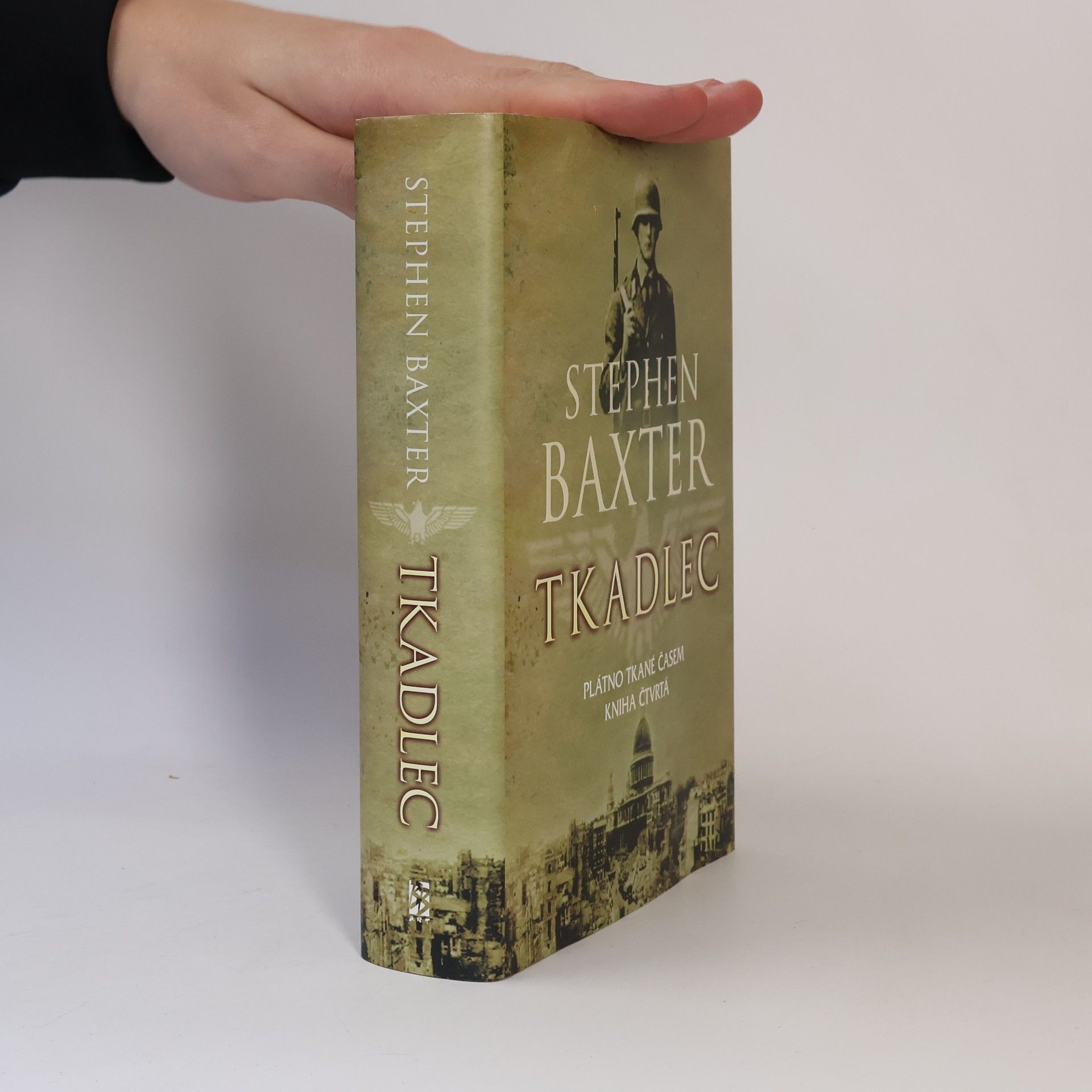 Stephen Baxter Tkadlec. Plátno tkané časem 4