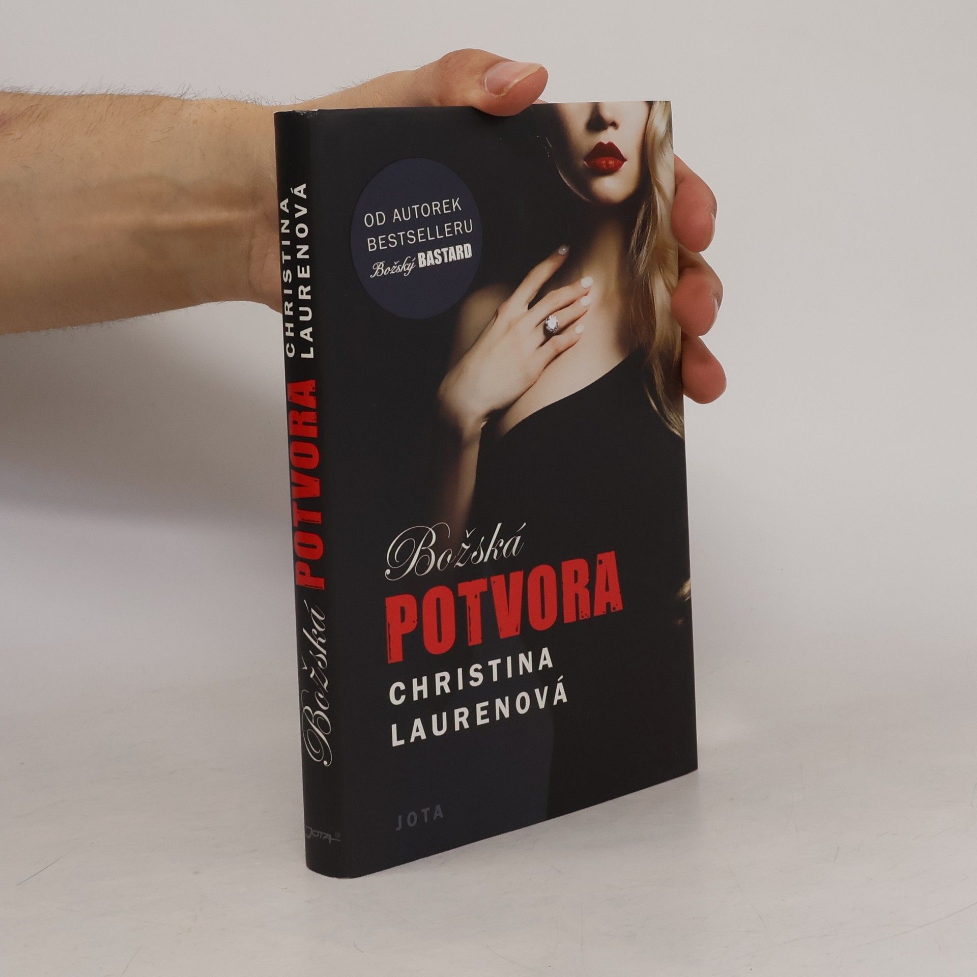 Christina Lauren Božská potvora