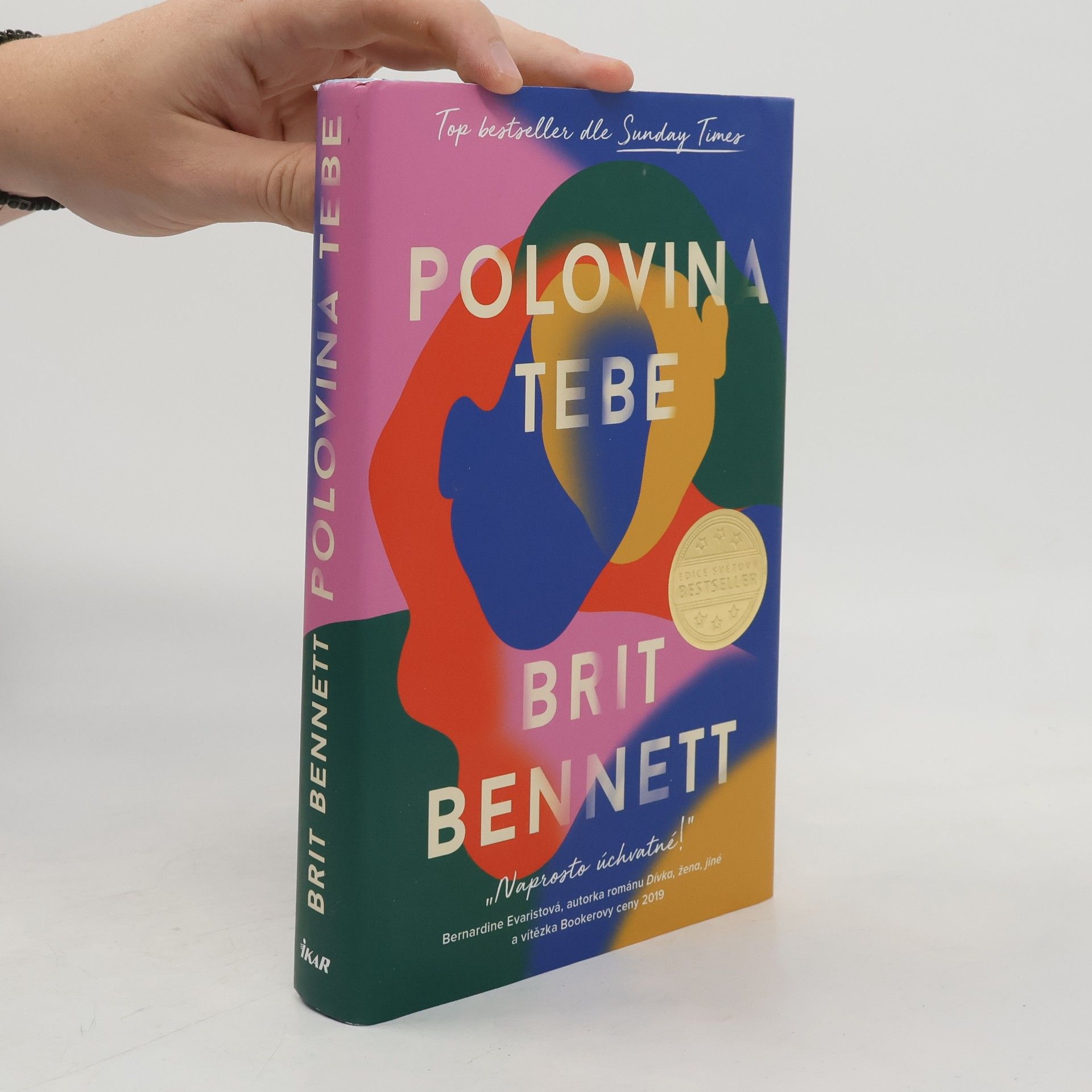 Brit Bennet Polovina tebe