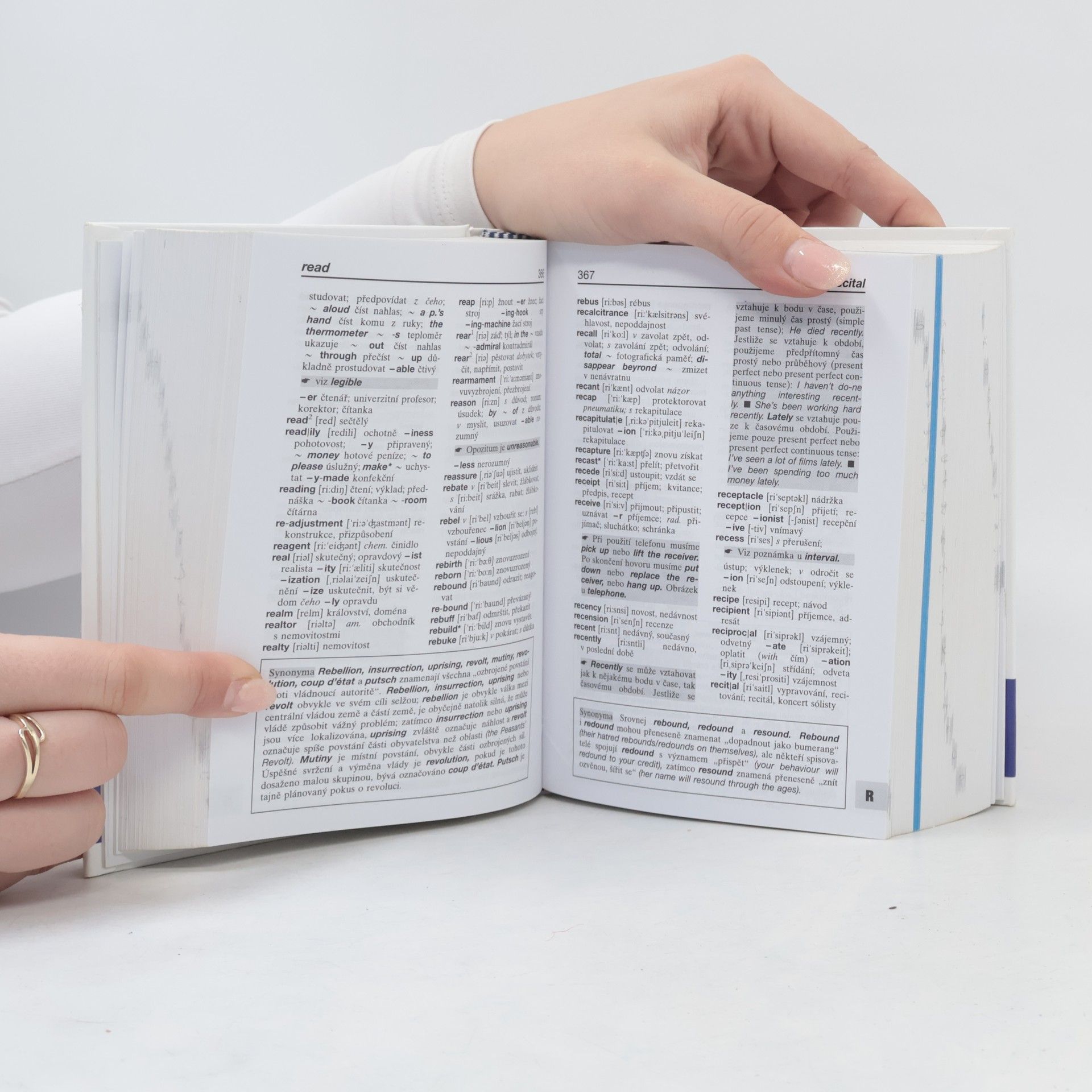 Autorenkollektiv Anglicko-český a česko-anglický slovník s výslovností