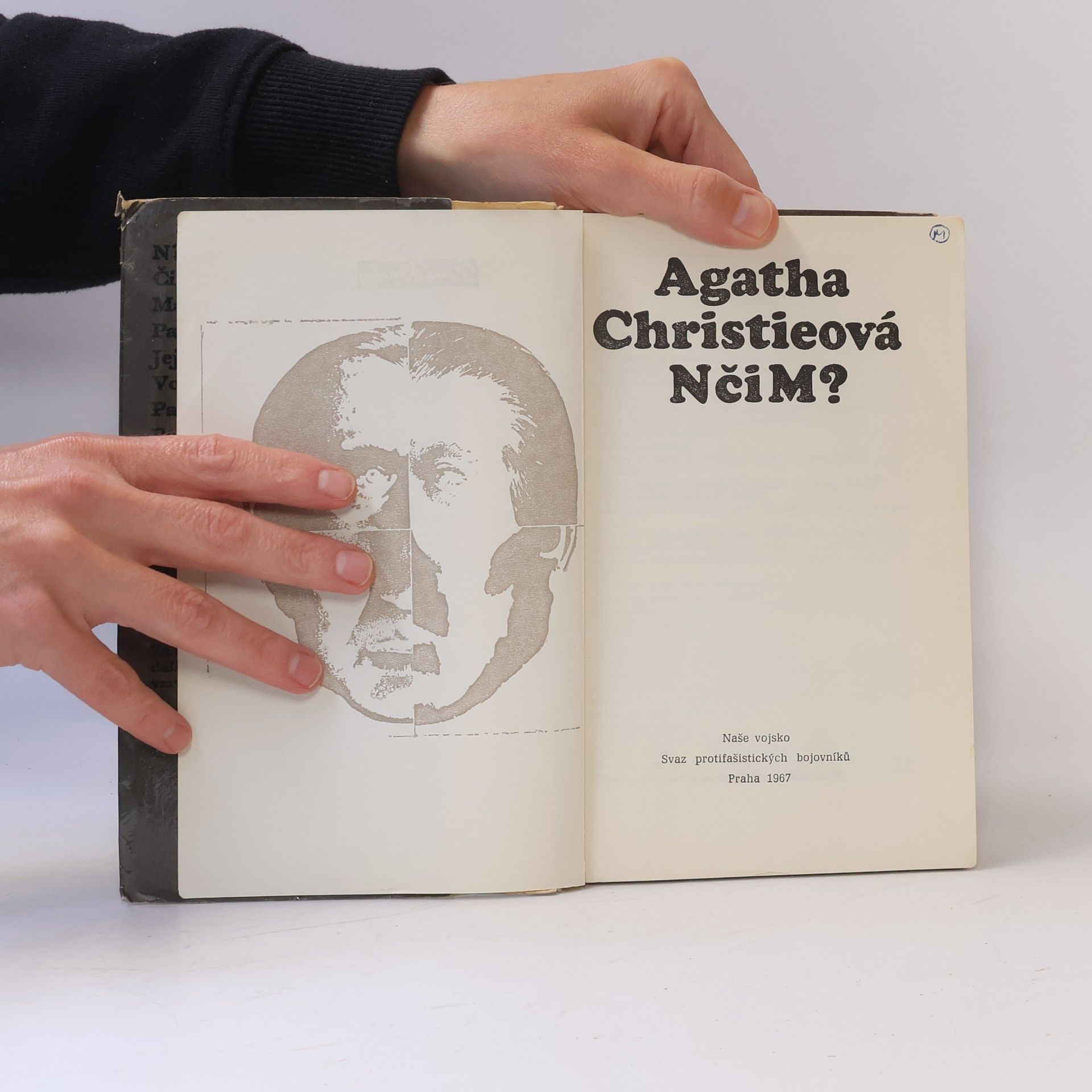 Agatha Christie N či M?