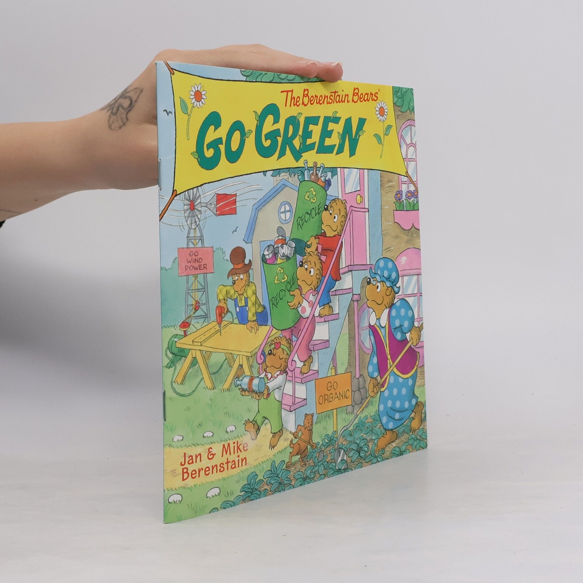The Berenstain Bears Go Green