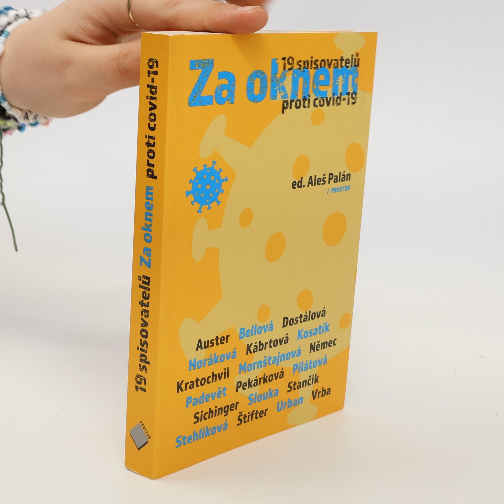 Collectif d'auteurs Za oknem : 19 spisovatelů proti covid-19