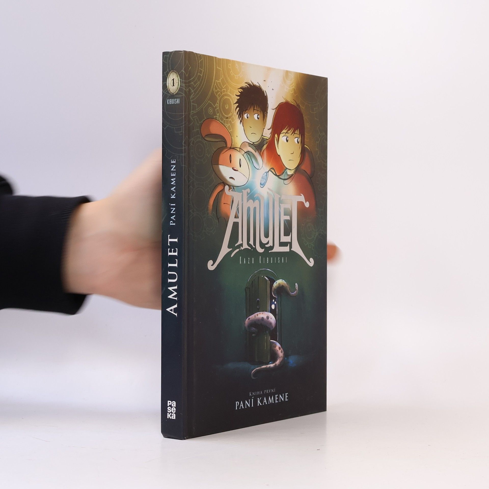 Kazu Kibuishi Paní kamene. Amulet. Kniha první