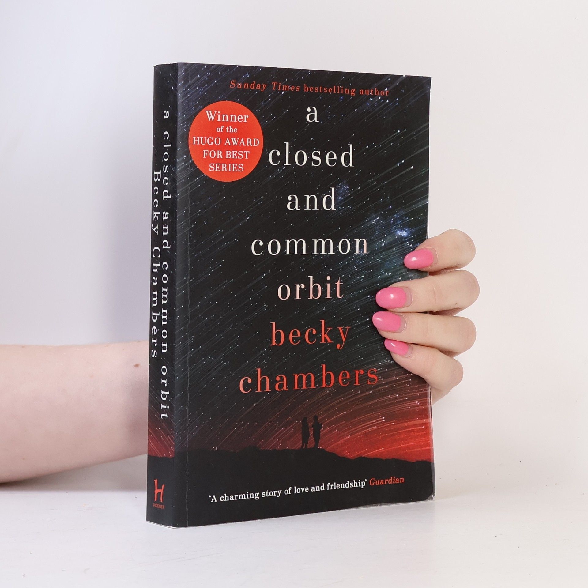 Becky Chambers A closed and common orbit