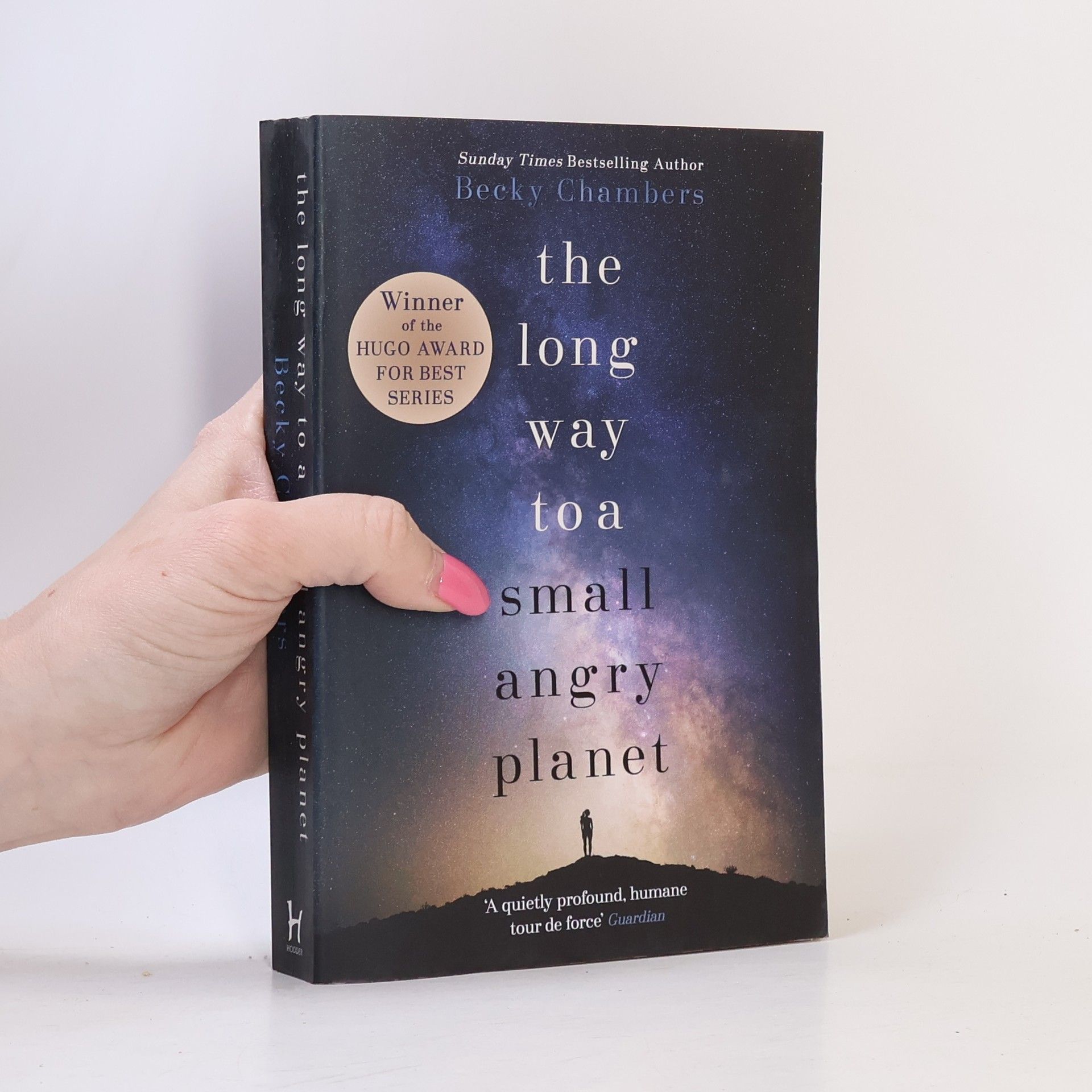 Becky Chambers The long way to a small angry planet