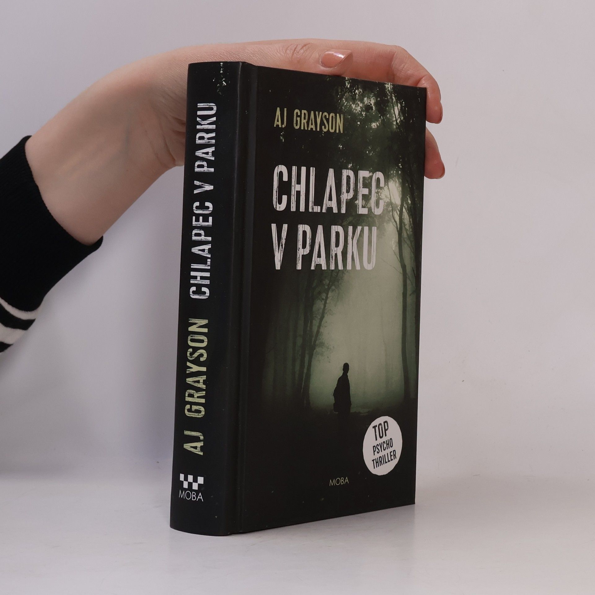 Roman Jakubčík Chlapec v parku