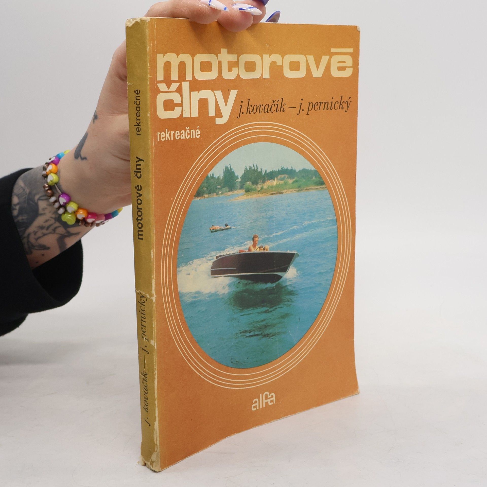 Jiří Pernický Motorové člny - rekreačné