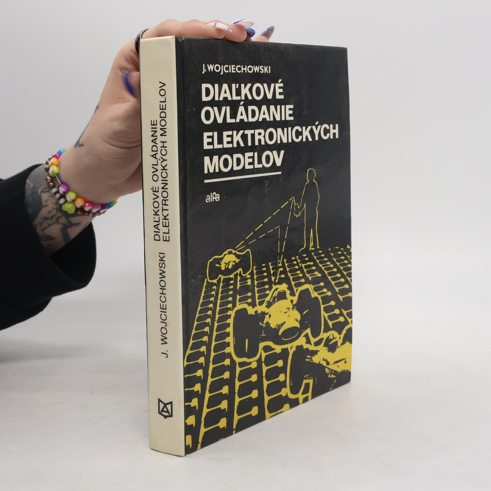 Janusz Wojciechowski Diaľkové ovládanie elektronických modelov