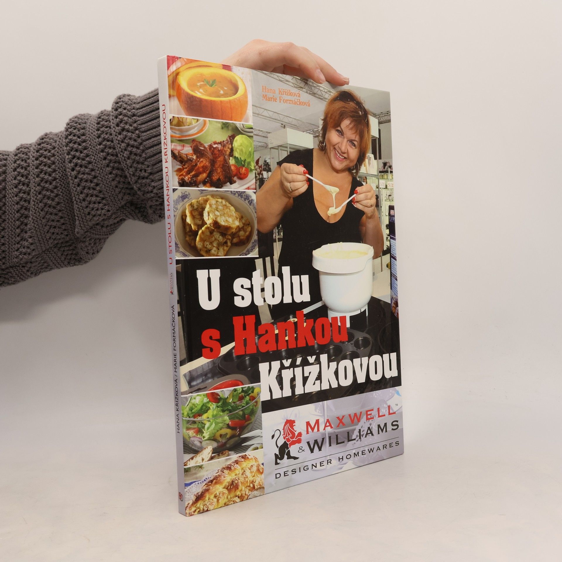 Hana Křížková U stolu s Hankou Křížkovou