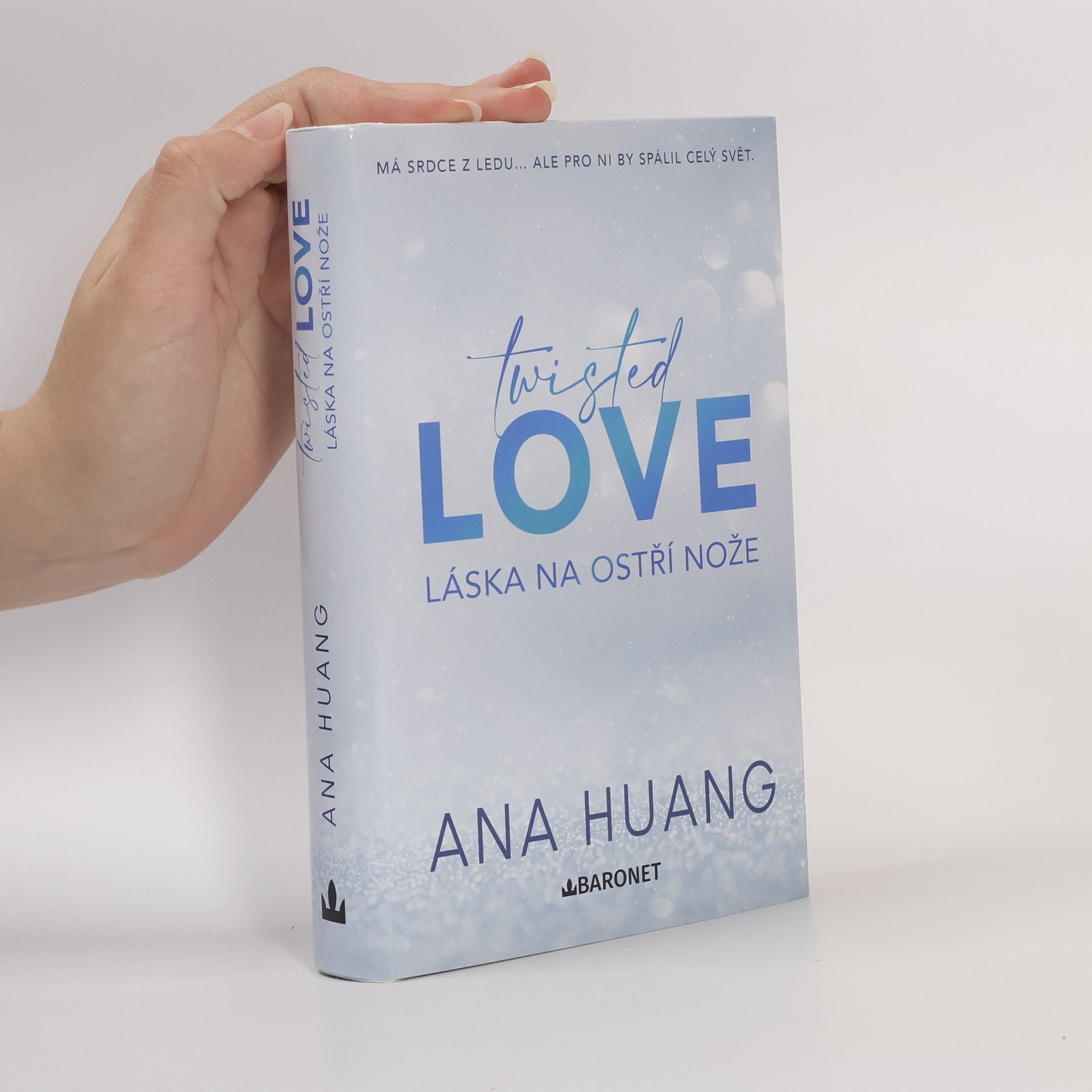 Ana Huang Twisted love. Láska na ostří nože