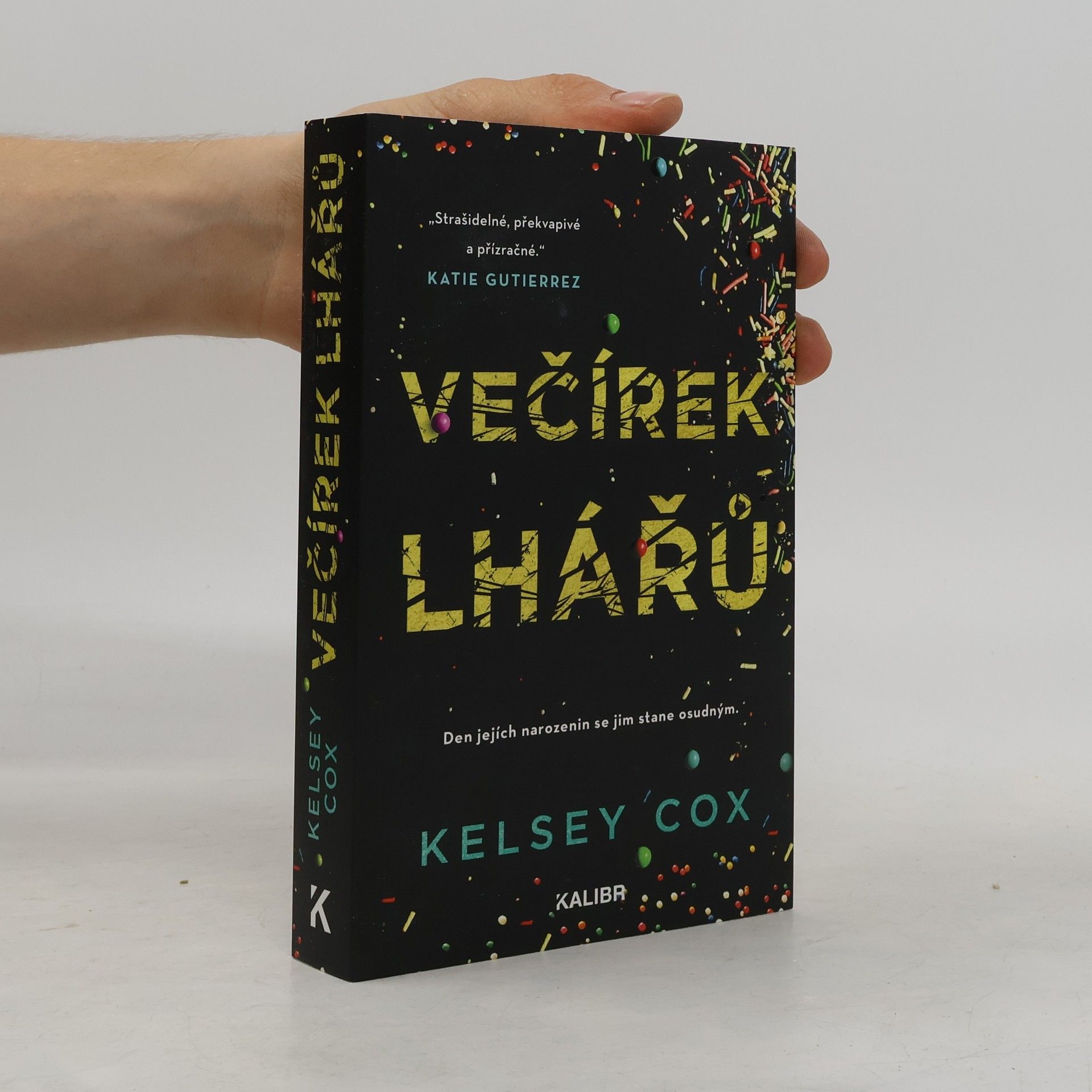 Kelsey Cox Večírek lhářů