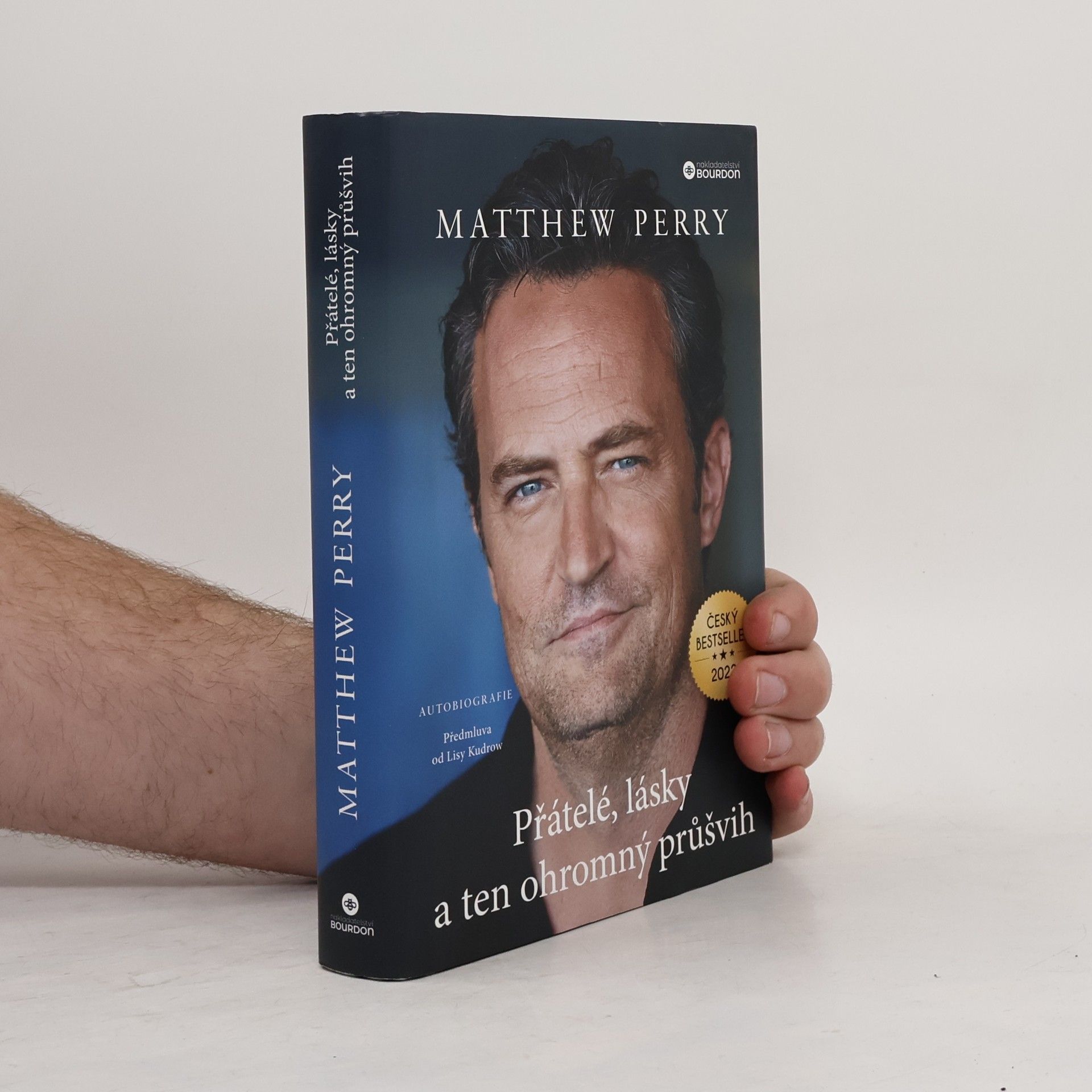 Matthew Perry Přátelé, lásky a ten ohromný průšvih