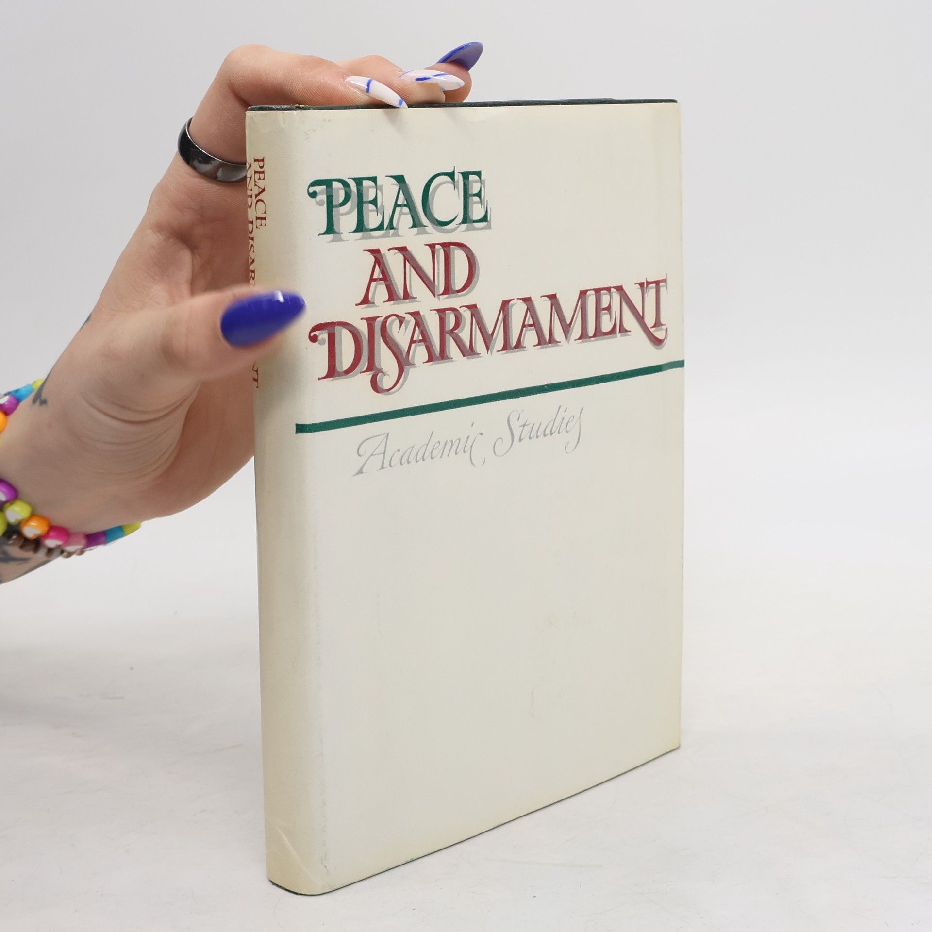 AA.VV. Peace and Disarmament. Academic Studies