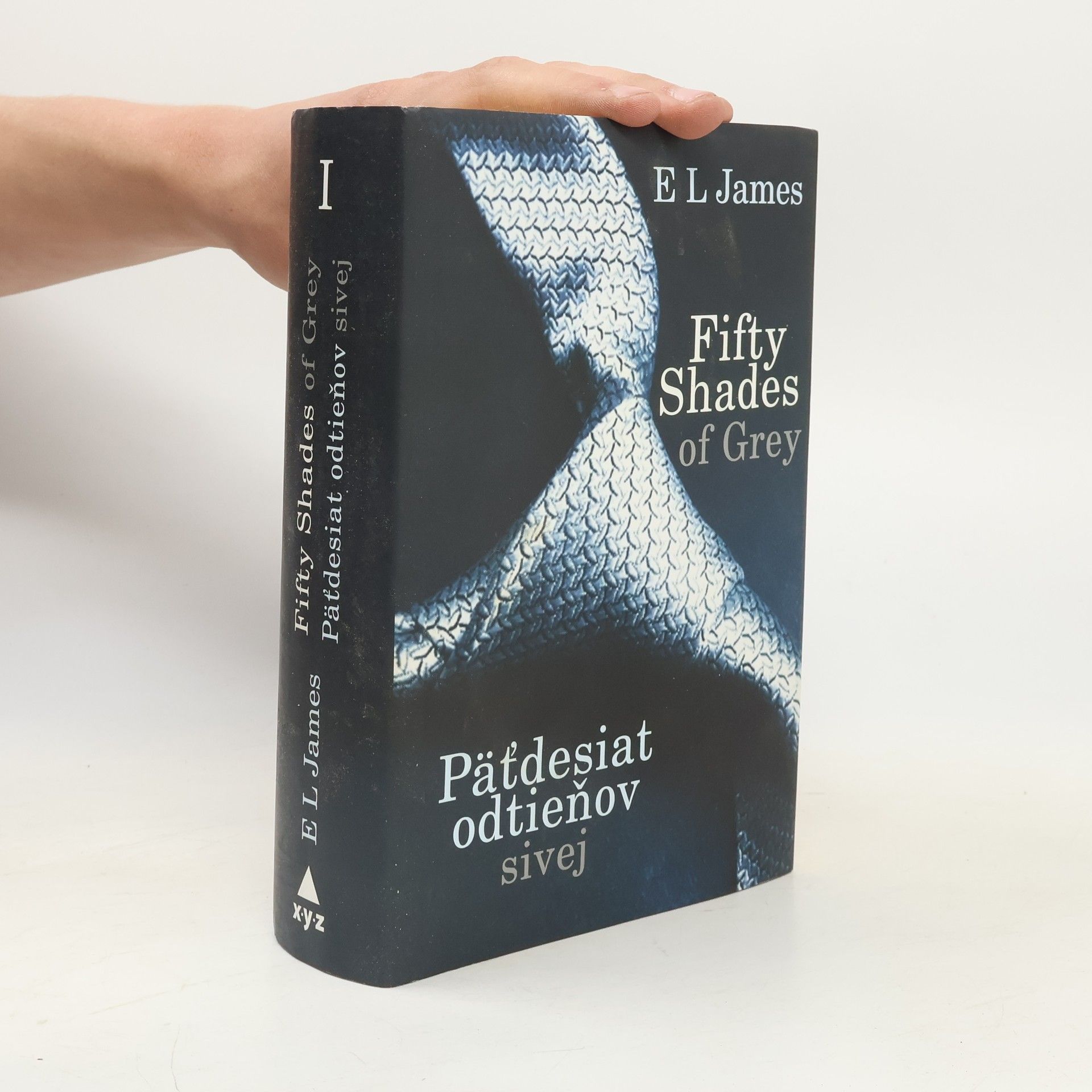 E. L. James Päťdesiat odtieňov sivej