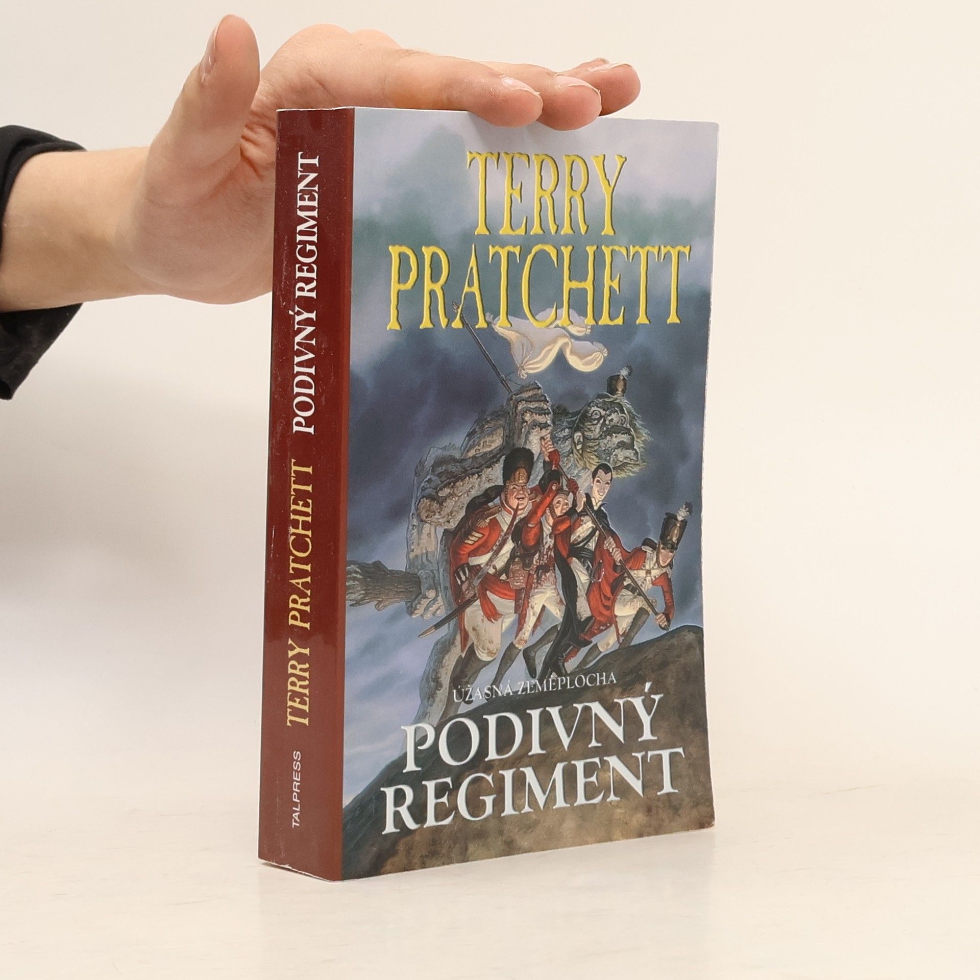 Terry Pratchett Podivný regiment
