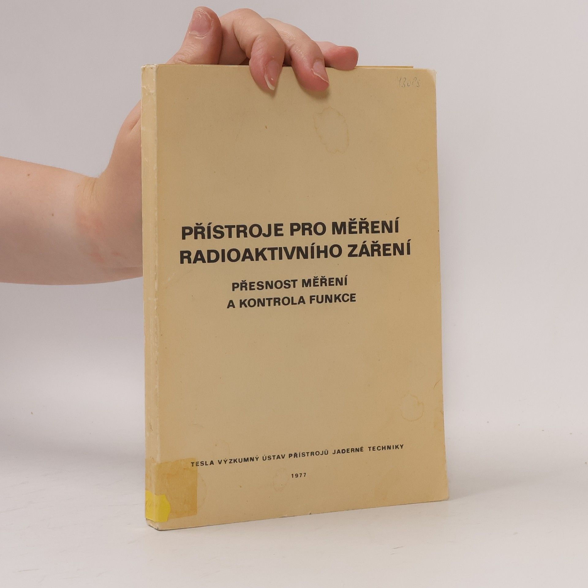 Václav Hušák Přístroje pro měření radioaktivního záření