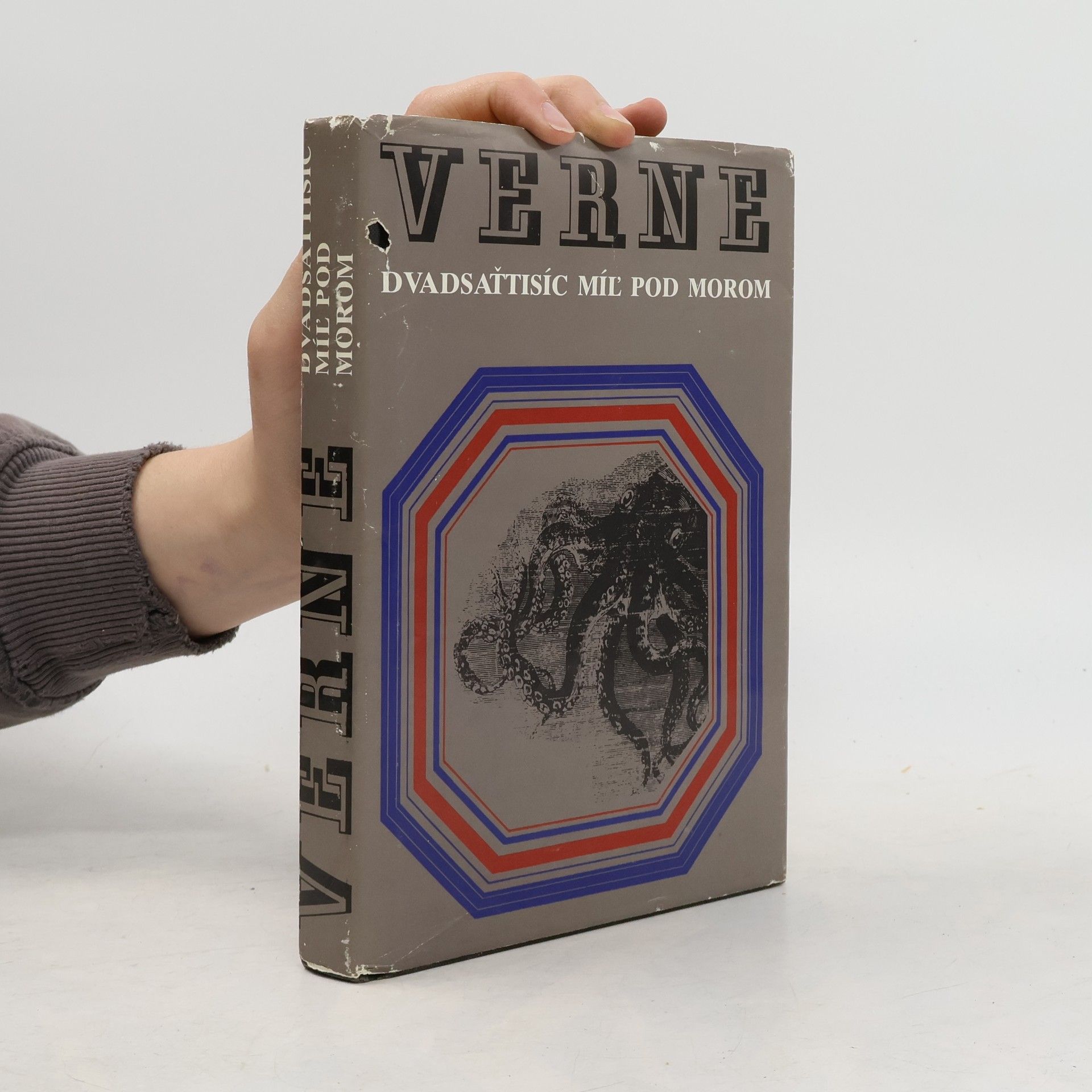 Jules Verne Dvadsaťtisíc míľ pod morom