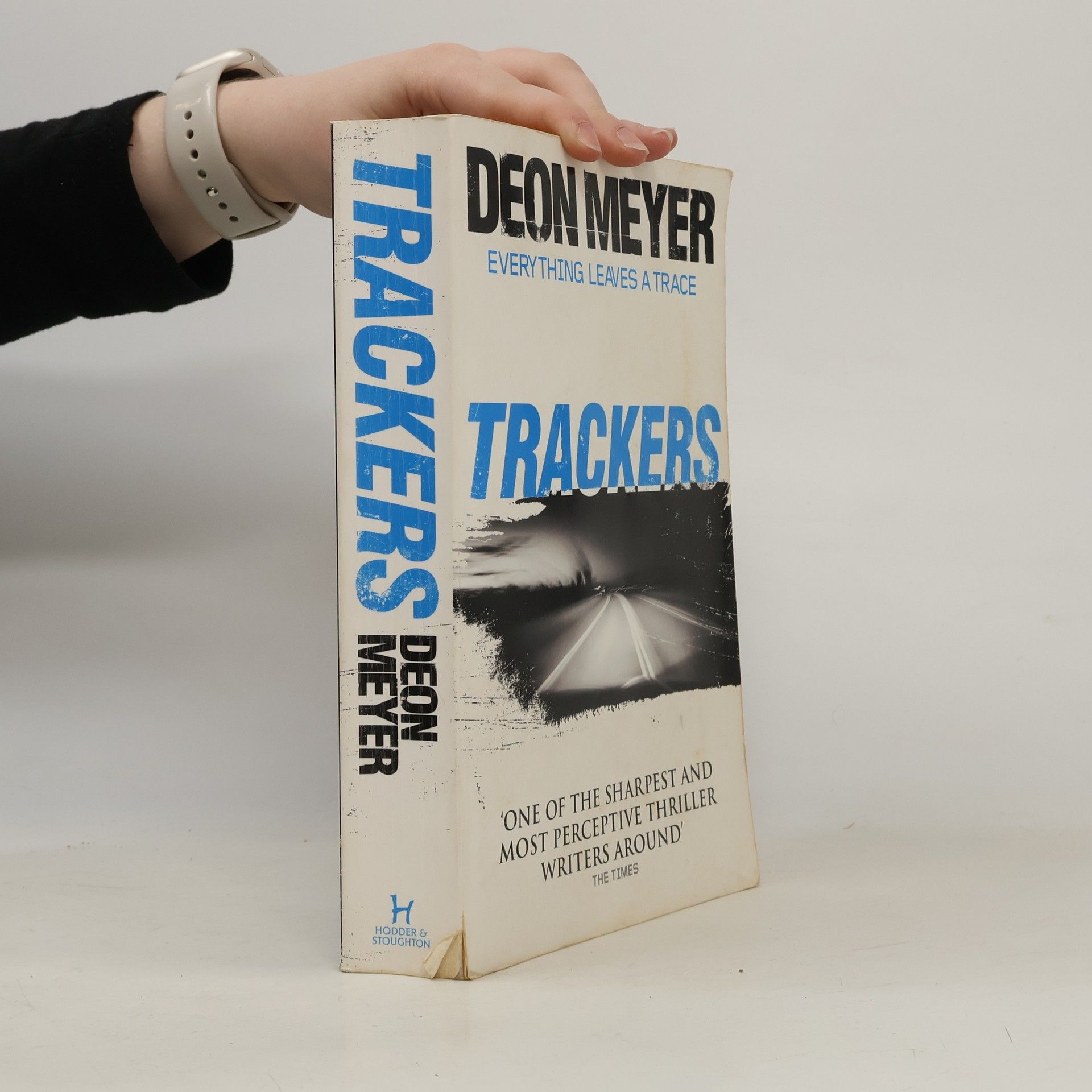 Deon Meyer Trackers