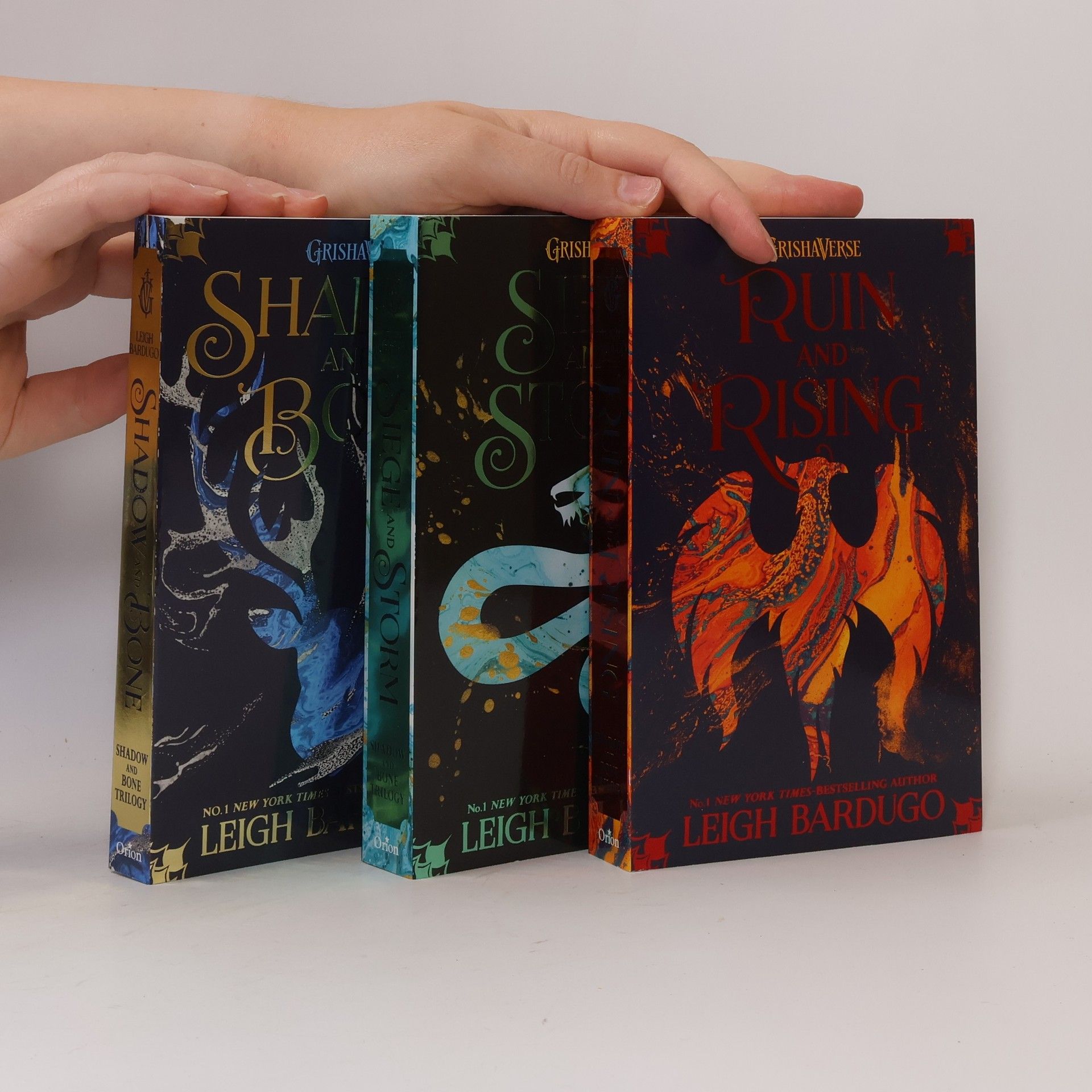 Leigh Bardugo Shadow and Bone Trilogy