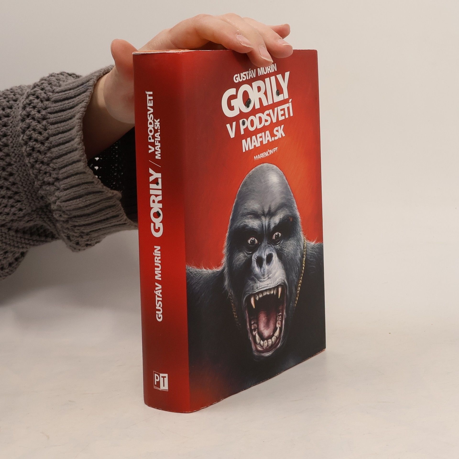 Gustáv Murín Gorily v podsvetí