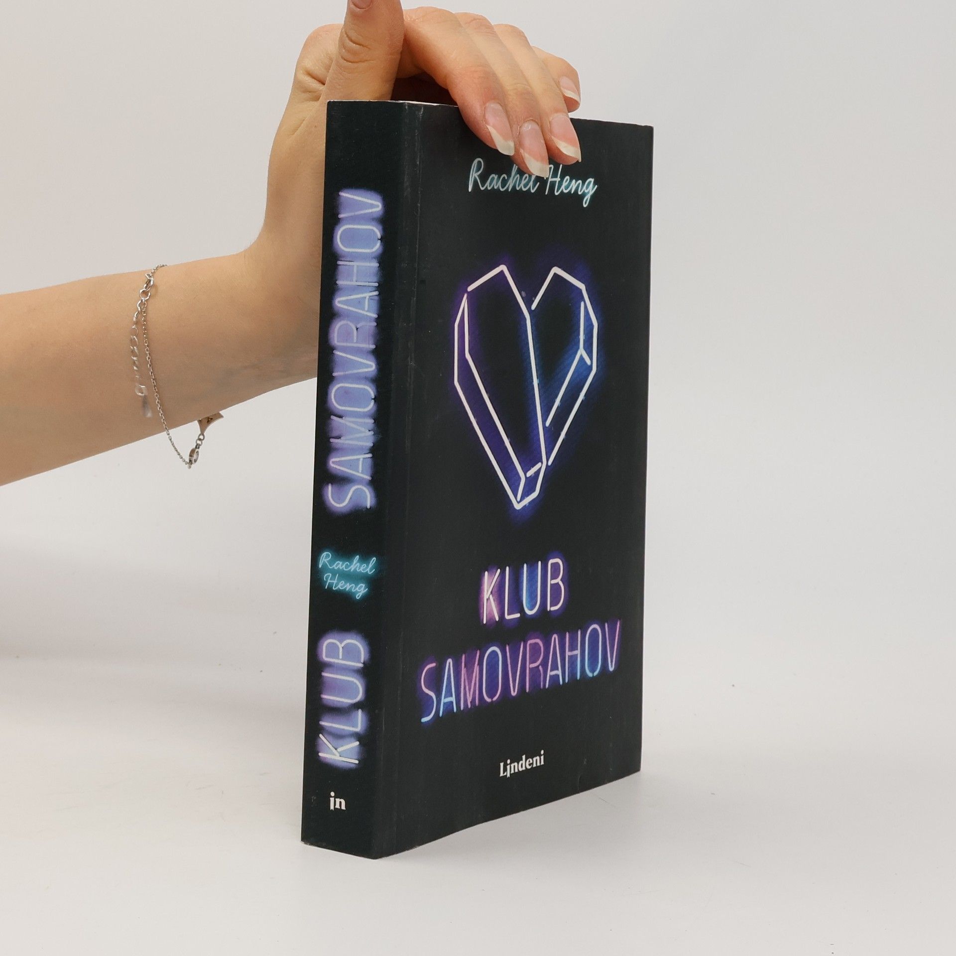 Rachel Heng Klub samovrahov