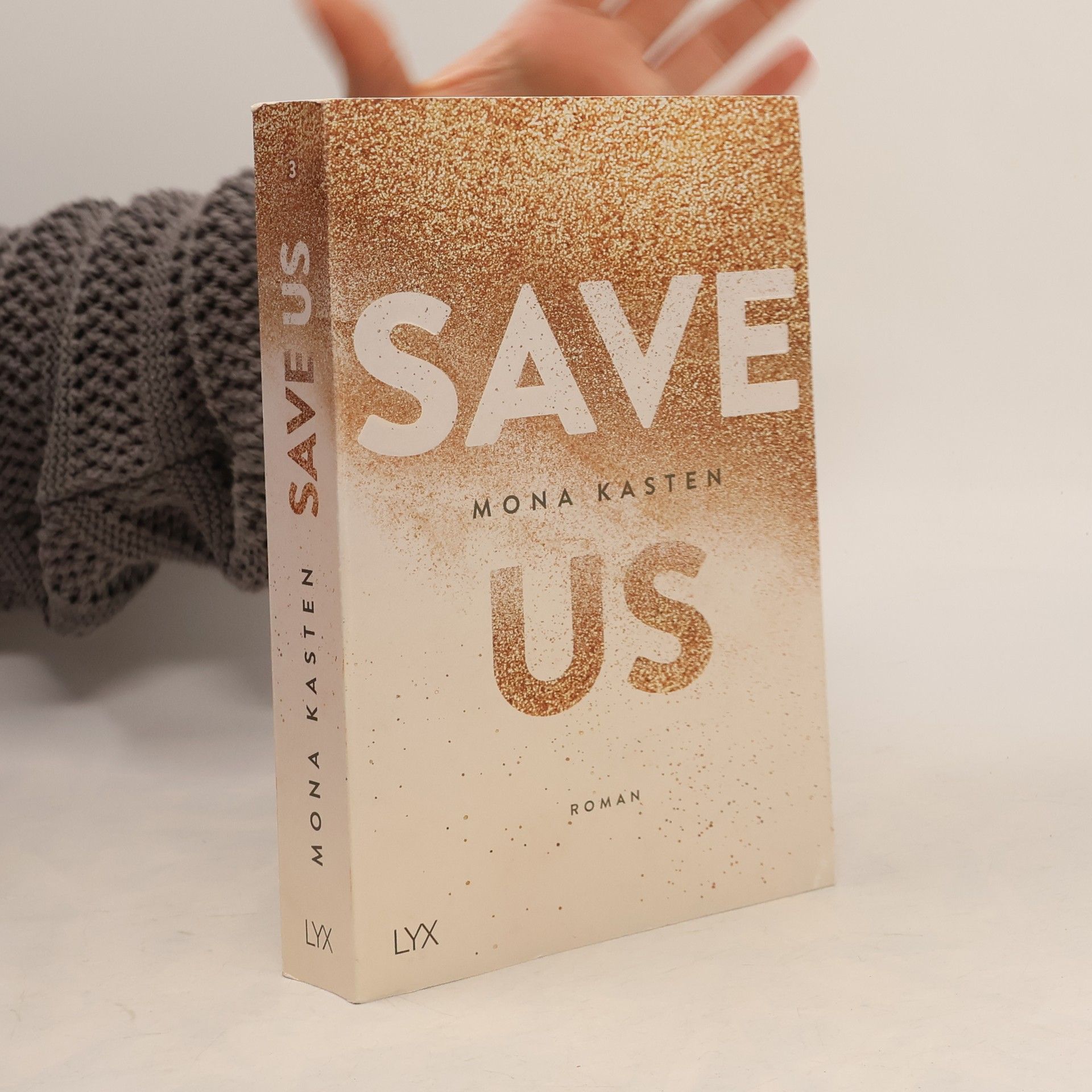 Mona Kasten Save us