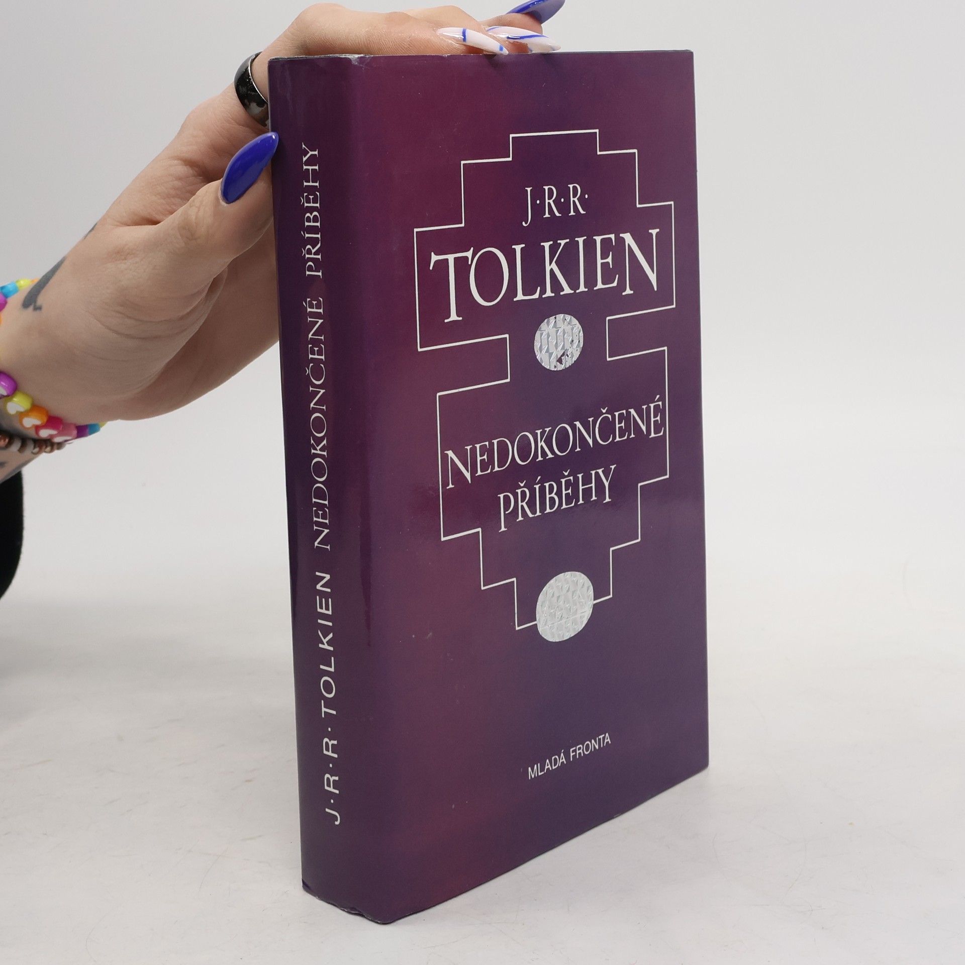 J. R. R. Tolkien Nedokončené příběhy Númenoru a Středozemě