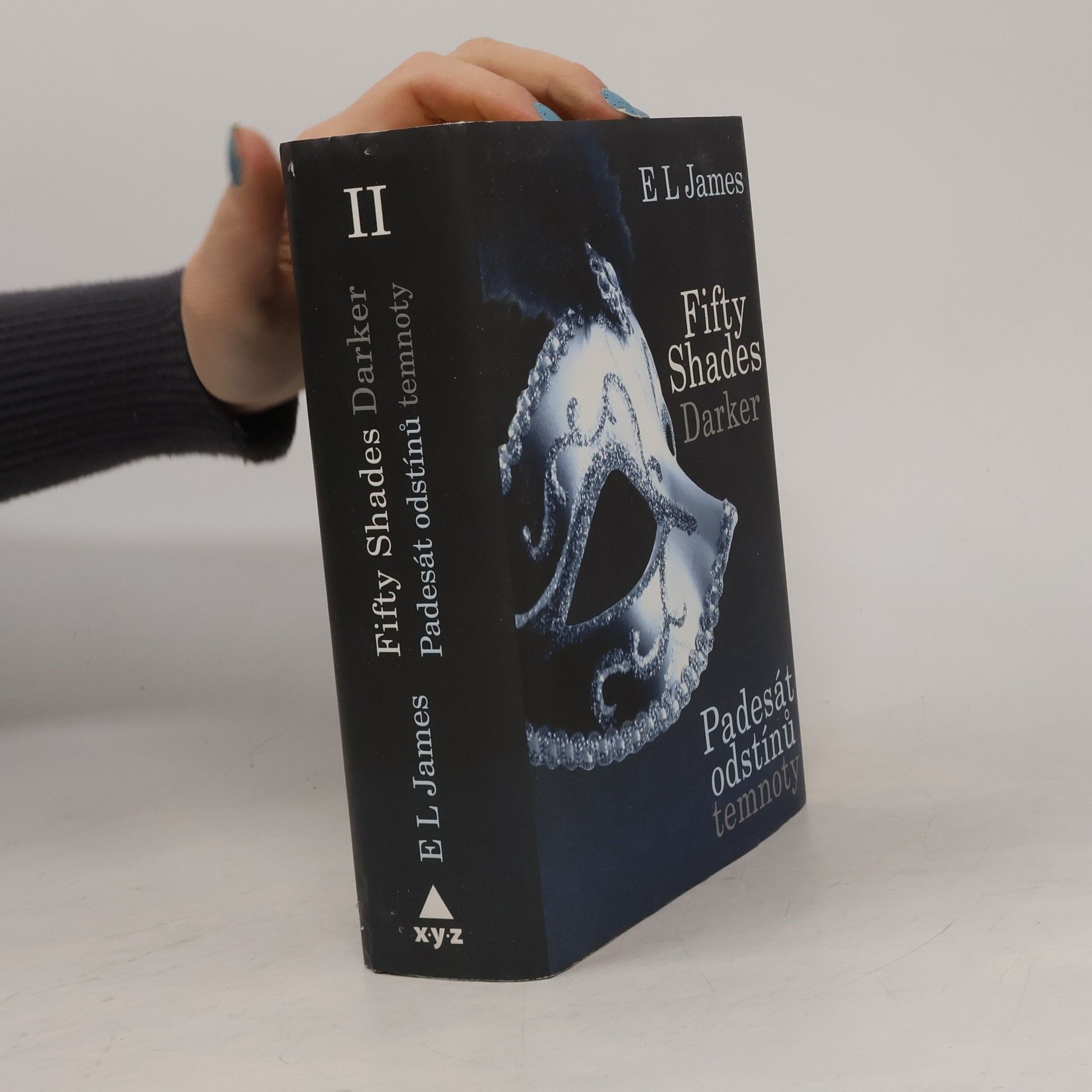 E. L. James Padesát odstínů temnoty