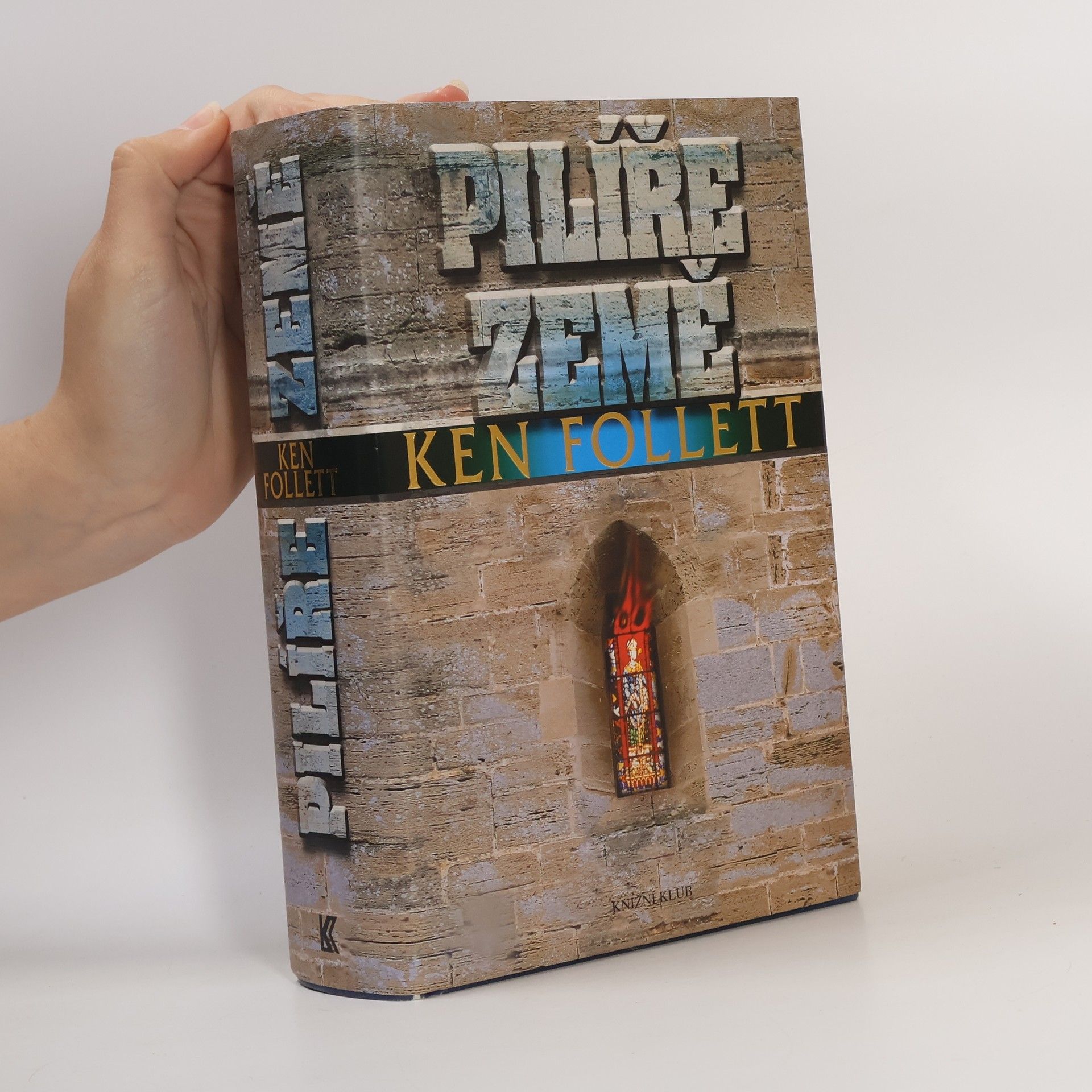 Ken Follett Pilíře země
