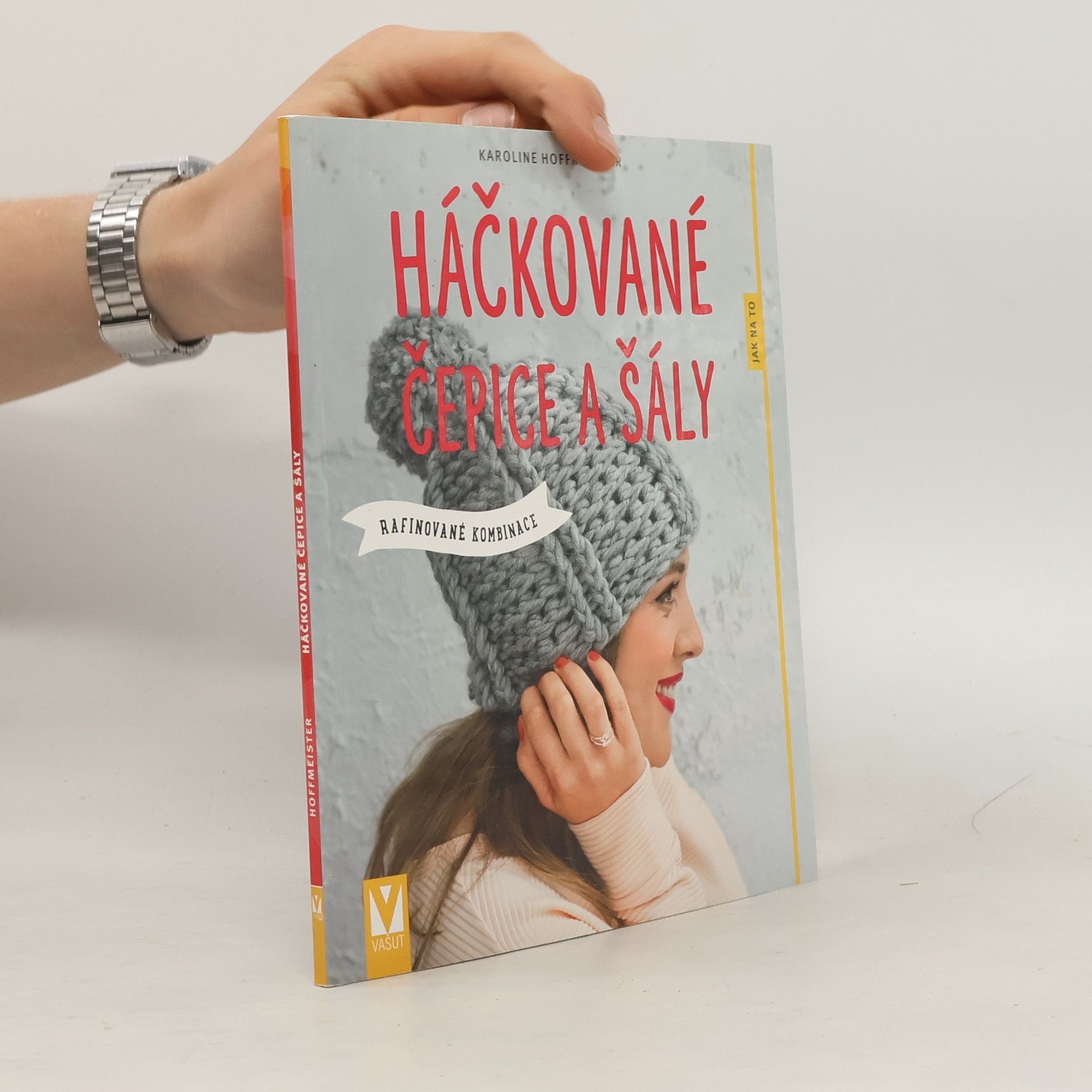 Karoline Hoffmeister Háčkované čepice a šály: rafinované kombinace