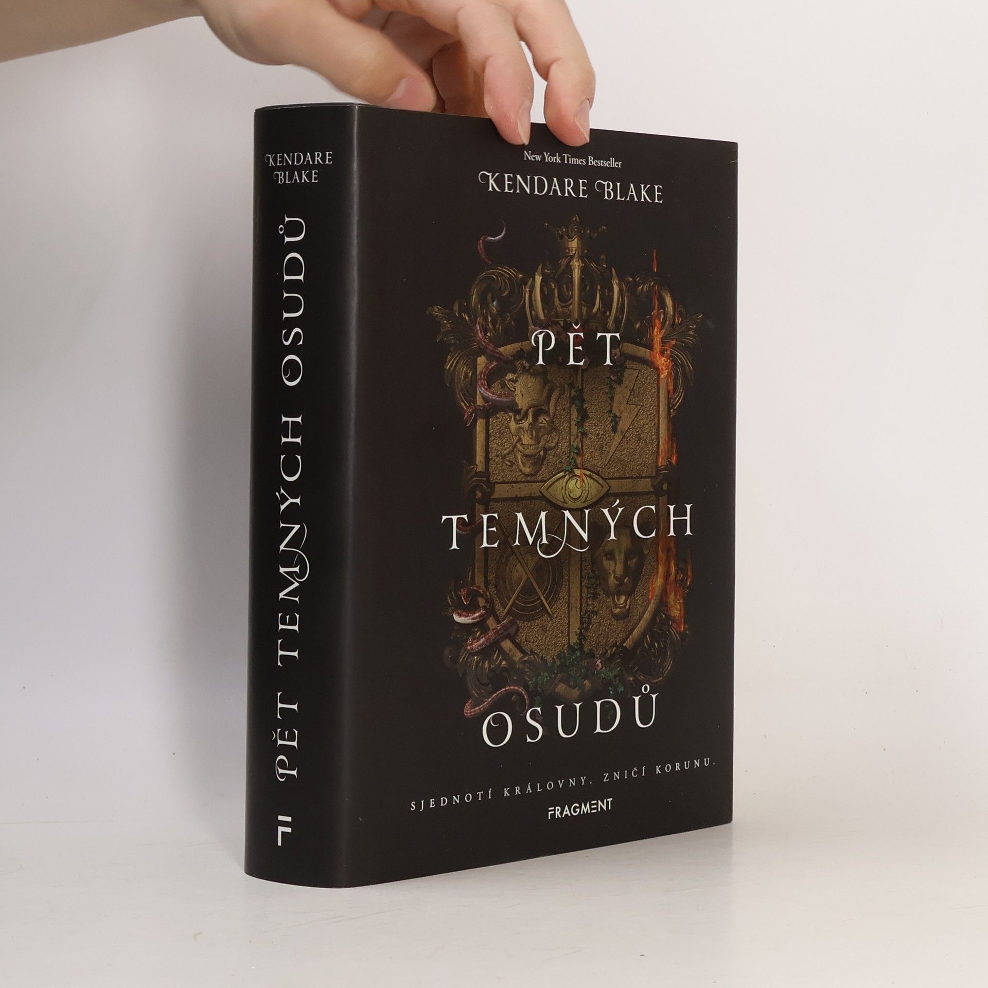 Kendare Blake Pět temných osudů