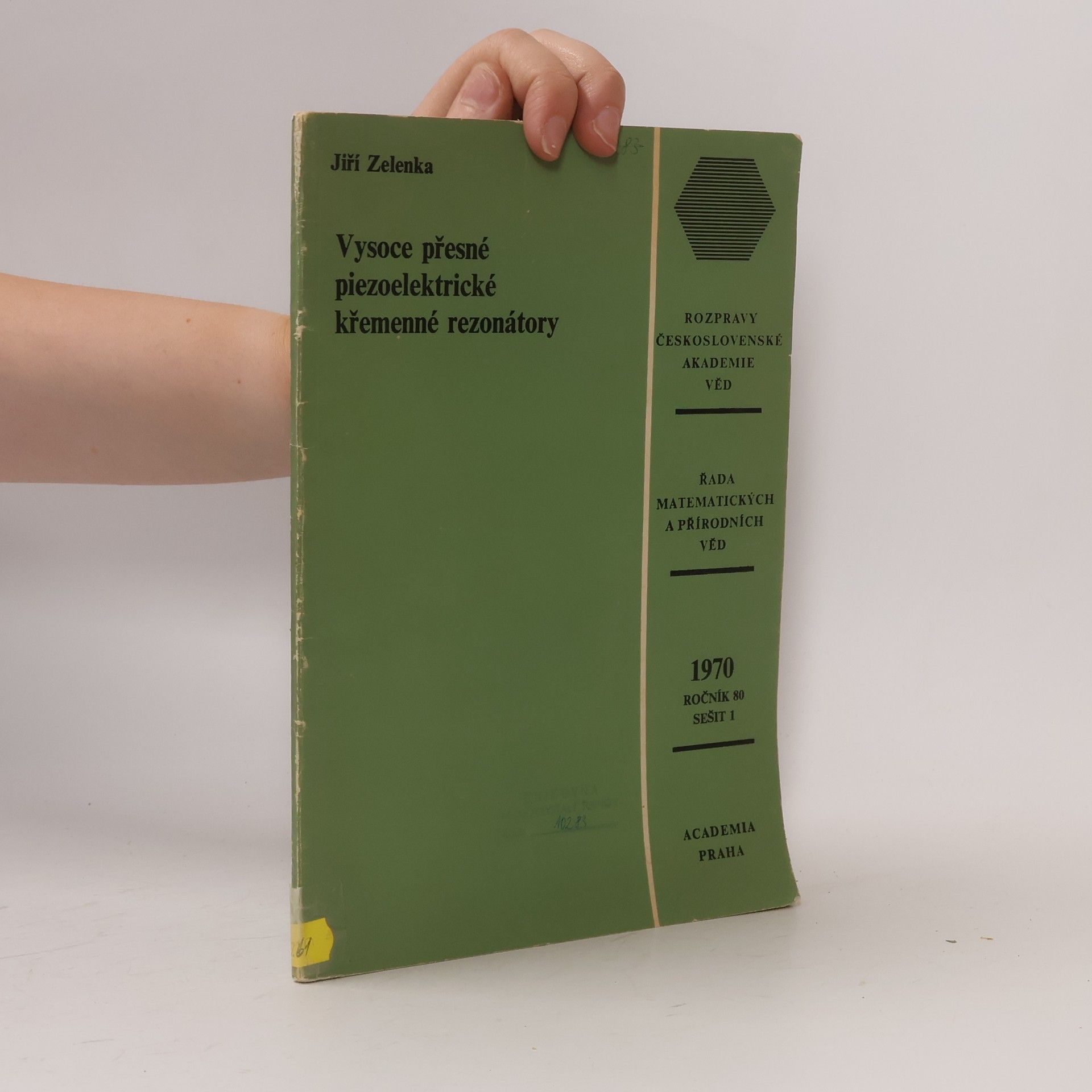 Vysoce přesné piezoelektrické křemenné rezonátory