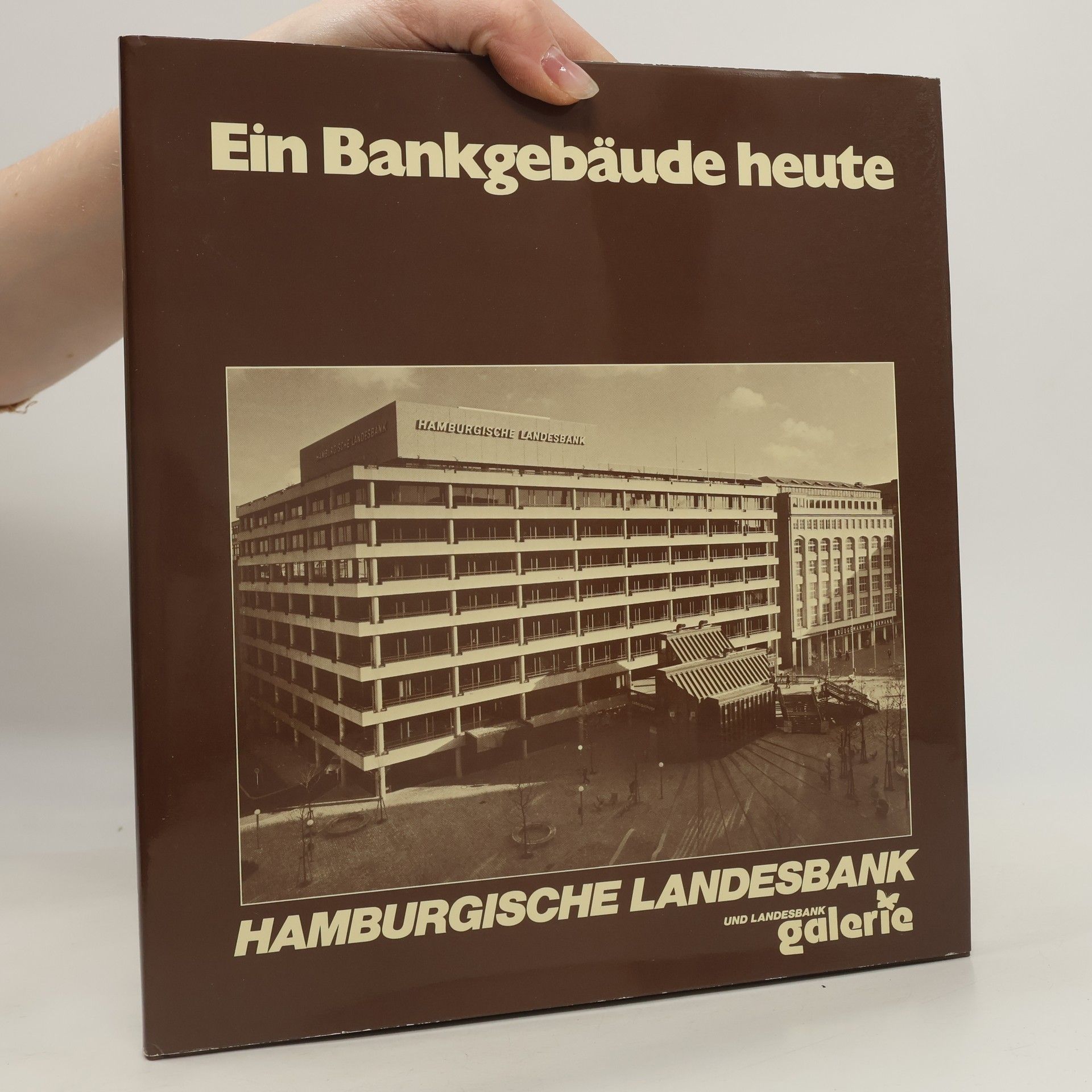 Fritz Rafeiner Ein Bankgebäude heute