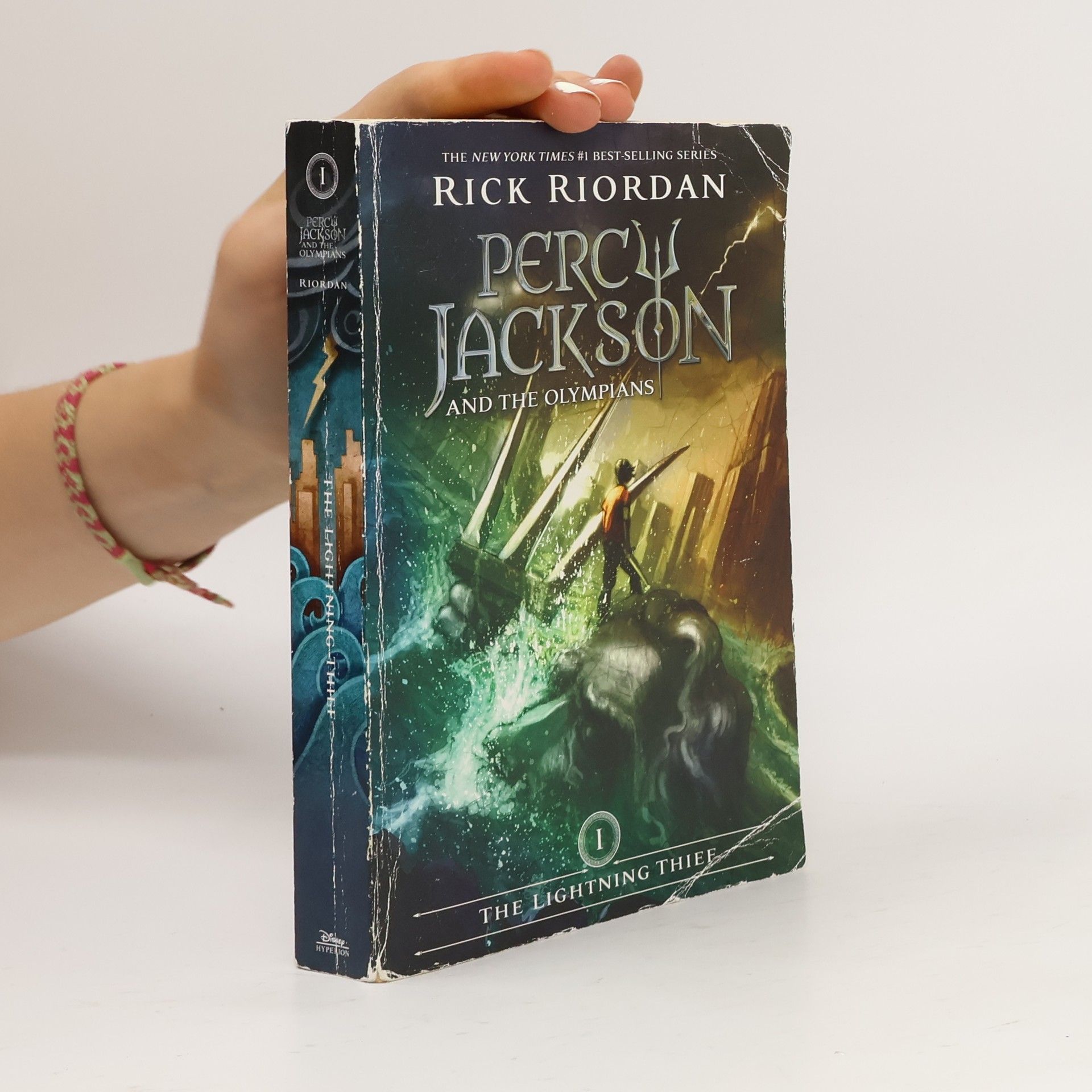 Rick Riordan The Lightning Thief Book 1. Percy Jackson and the Olympians