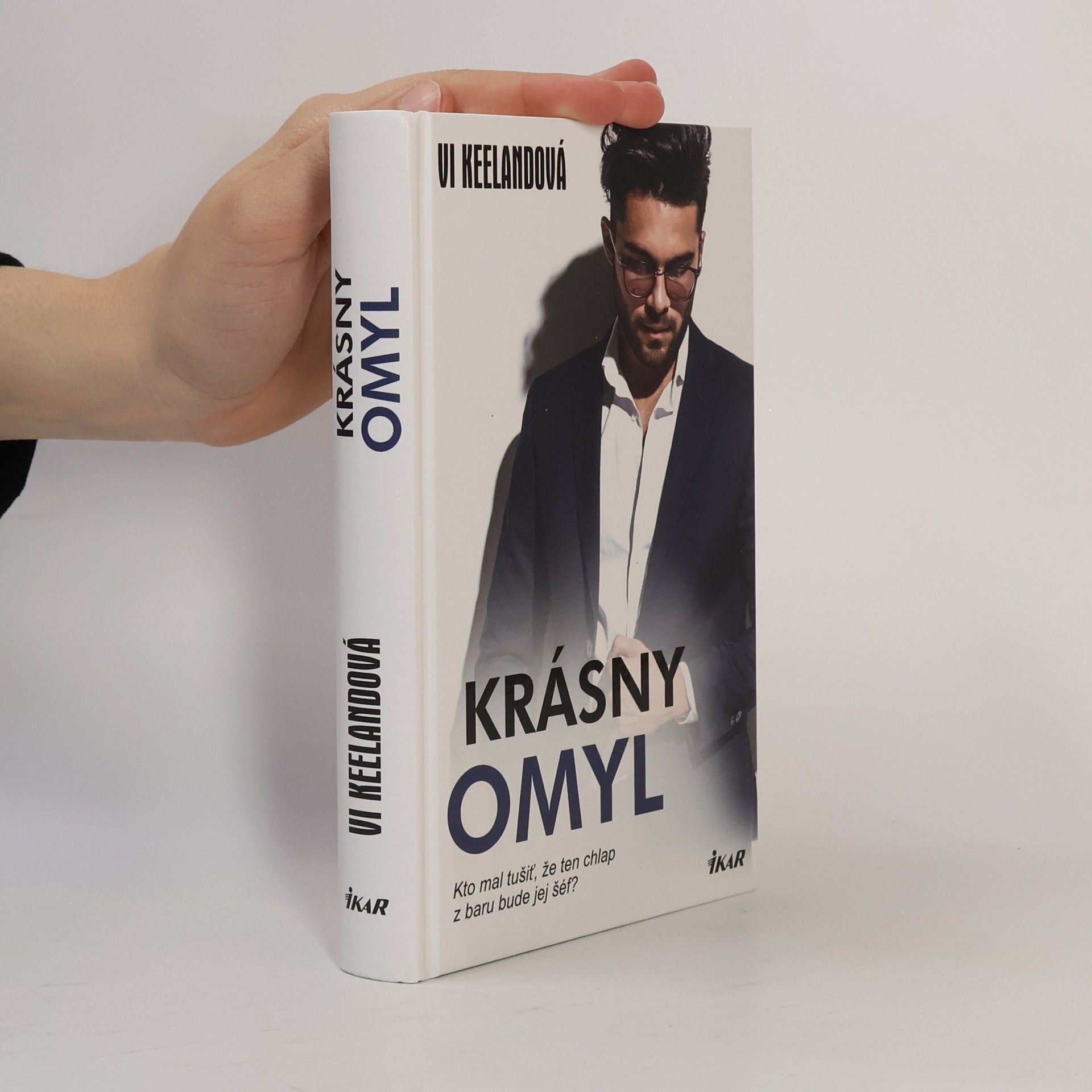 Vi Keeland Krásny omyl