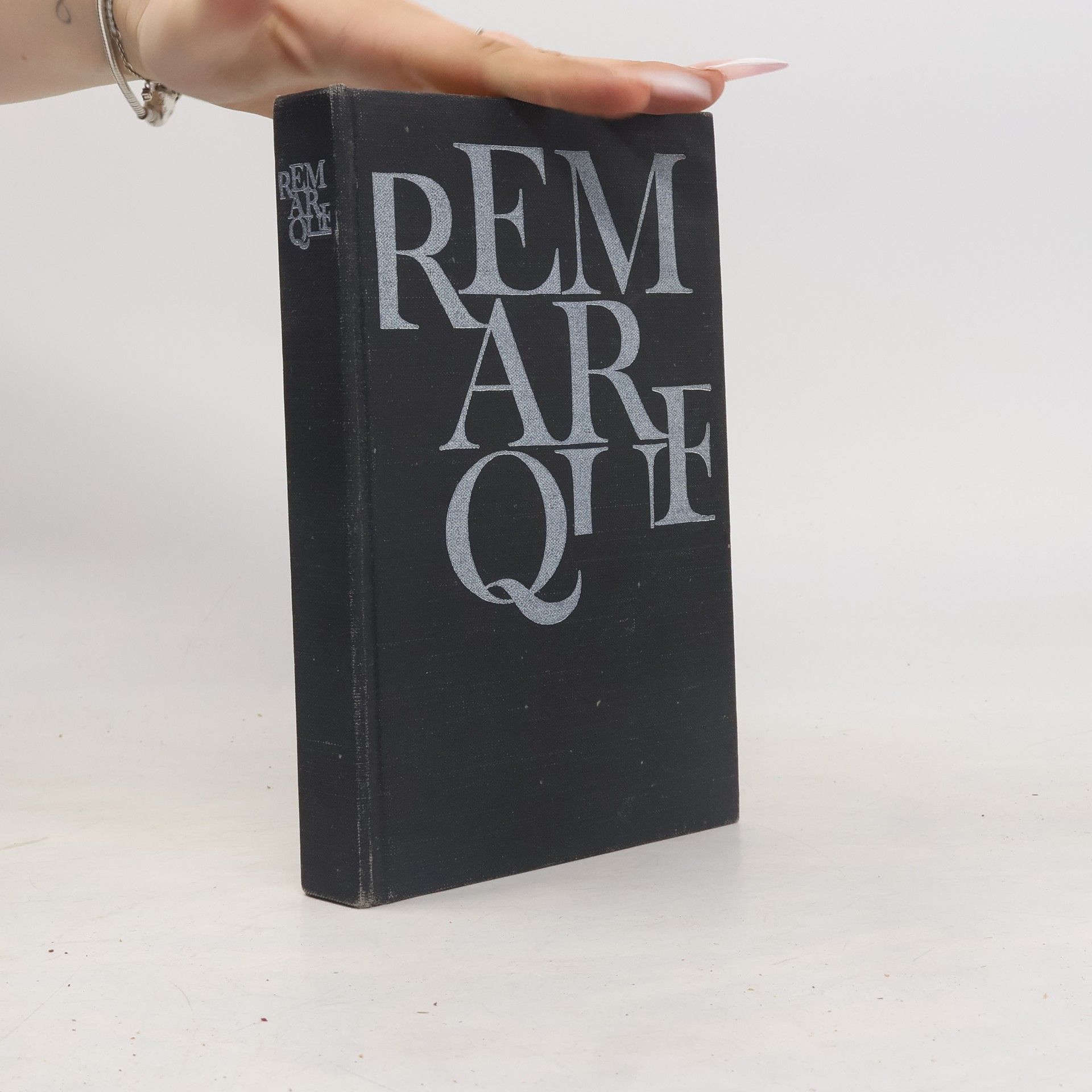 Erich Maria Remarque Stíny v ráji