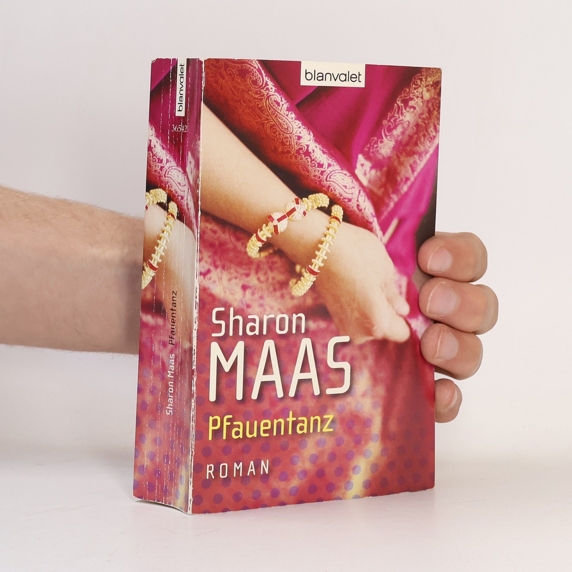 Sharon Maas Pfauentanz
