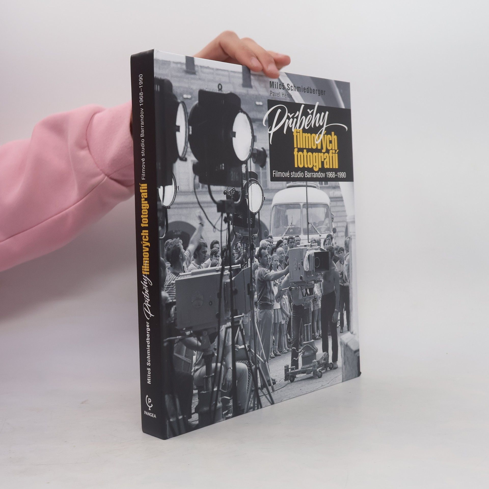 Pavel Hénik Příběhy filmových fotografií : Filmové studio Barrandov 1968-1990