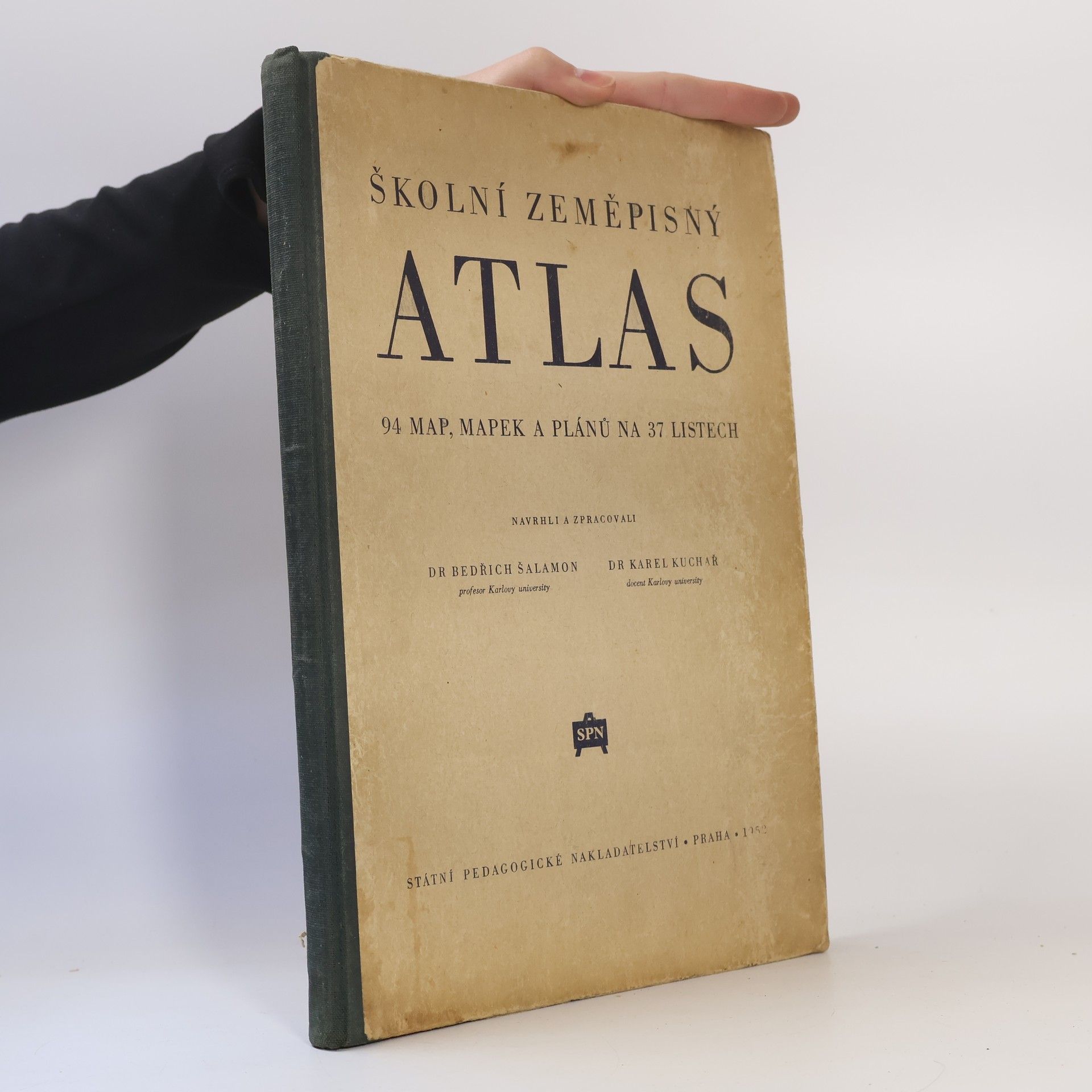 Karel Kuchař Školní zeměpisný atlas