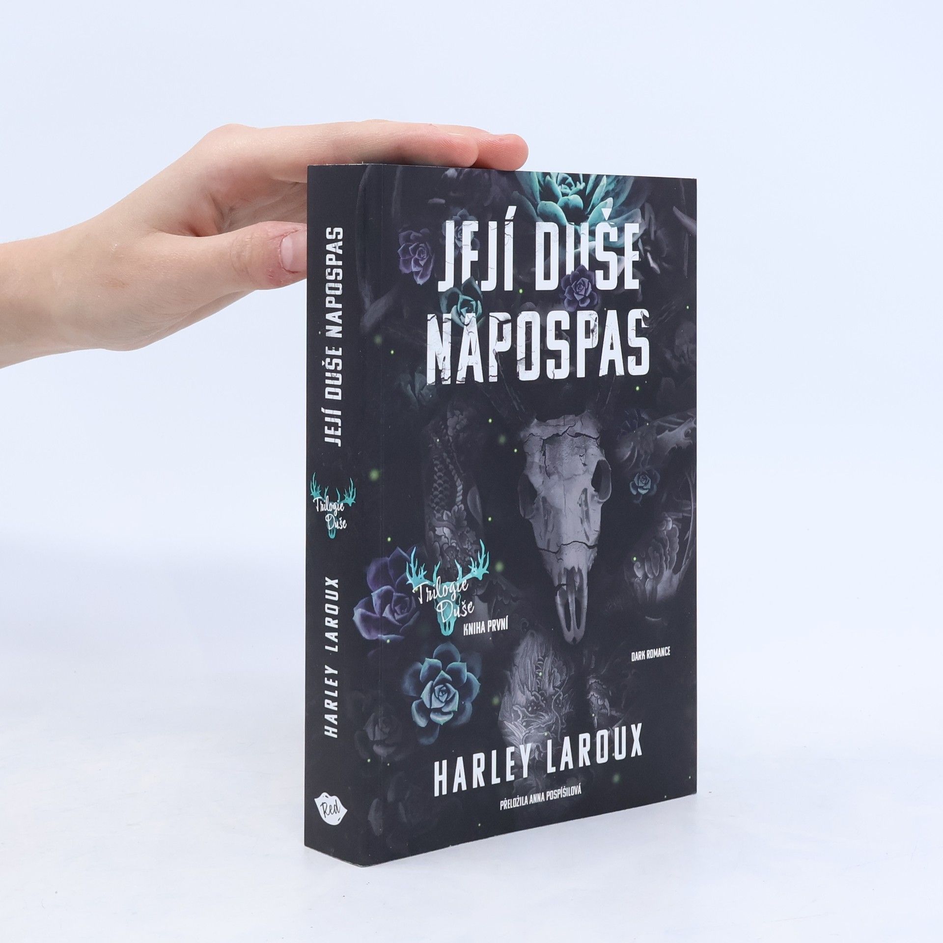 Harley Laroux Její duše napospas
