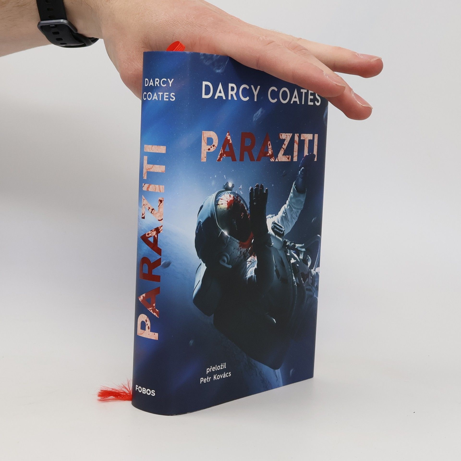 Darcy Coates Paraziti