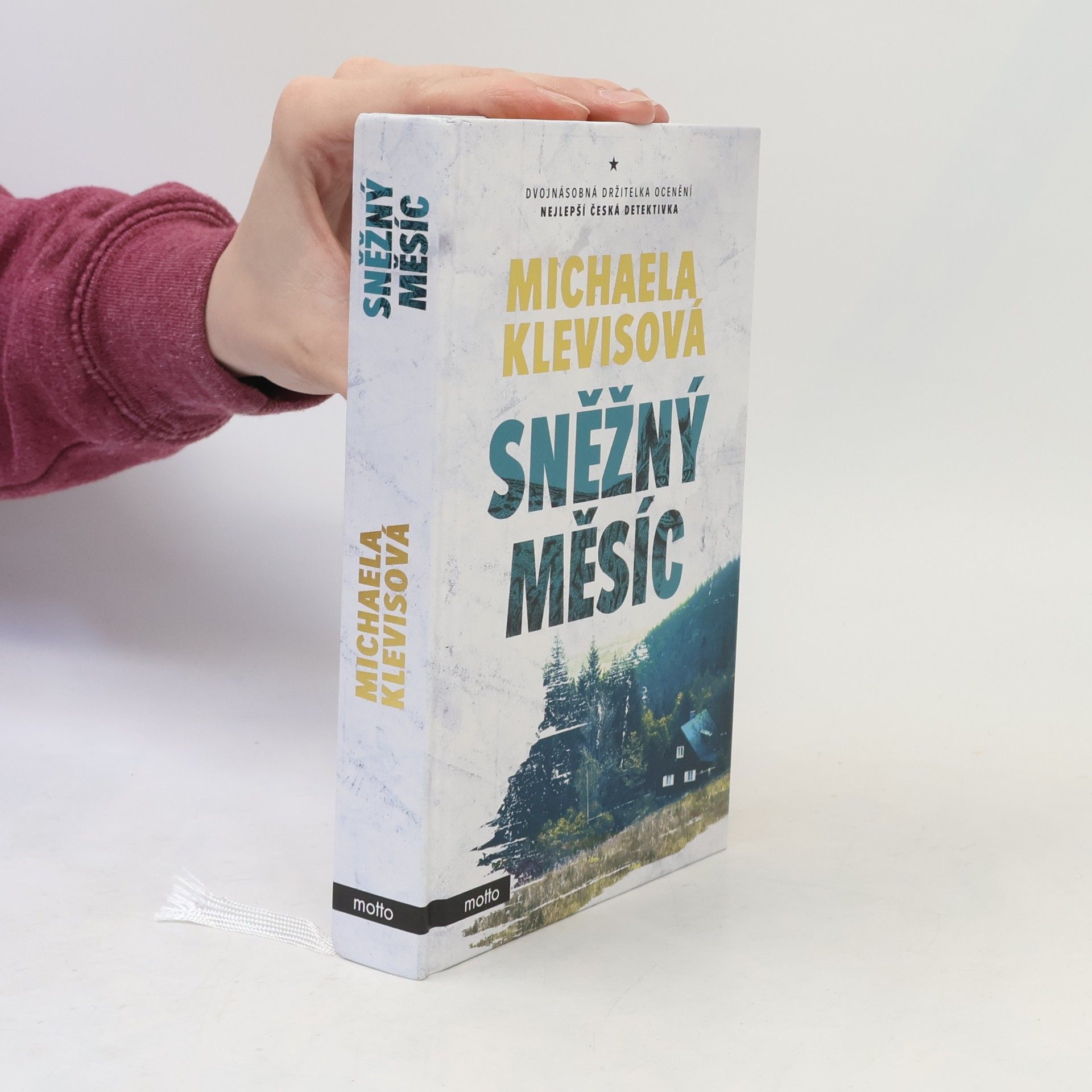 Sněžný měsíc