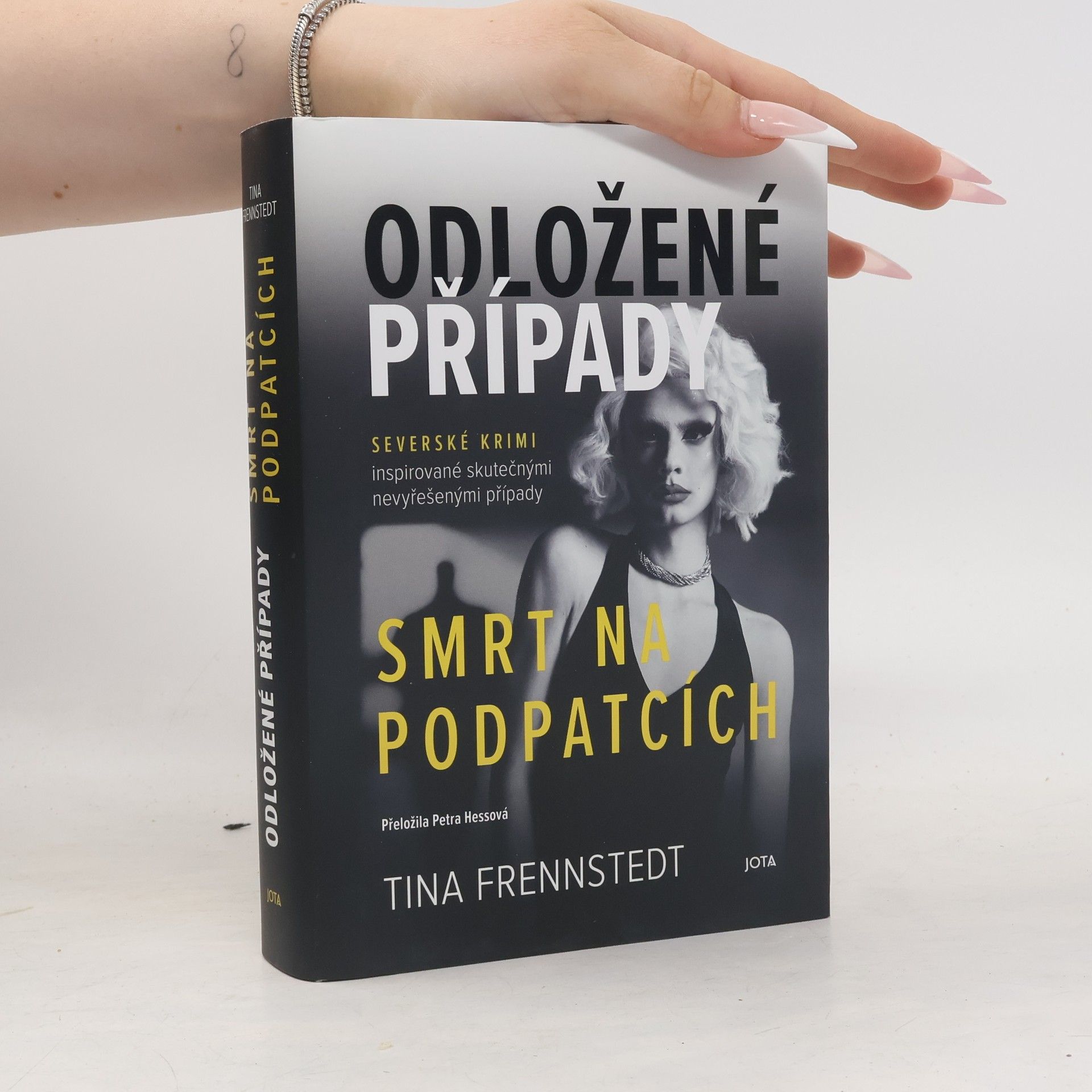 Odložené případy. Smrt na podpatcích