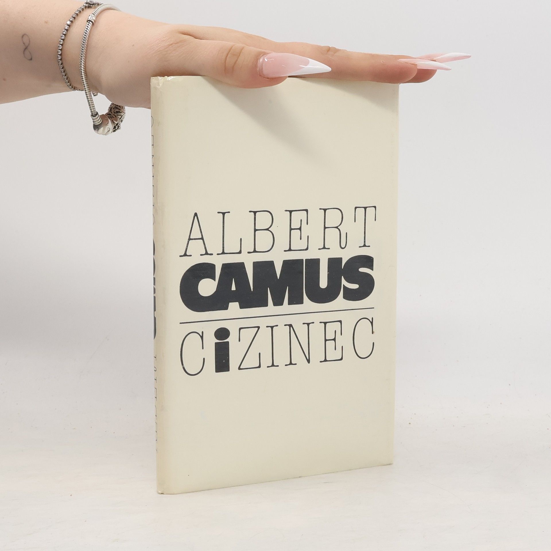 Albert Camus Cizinec