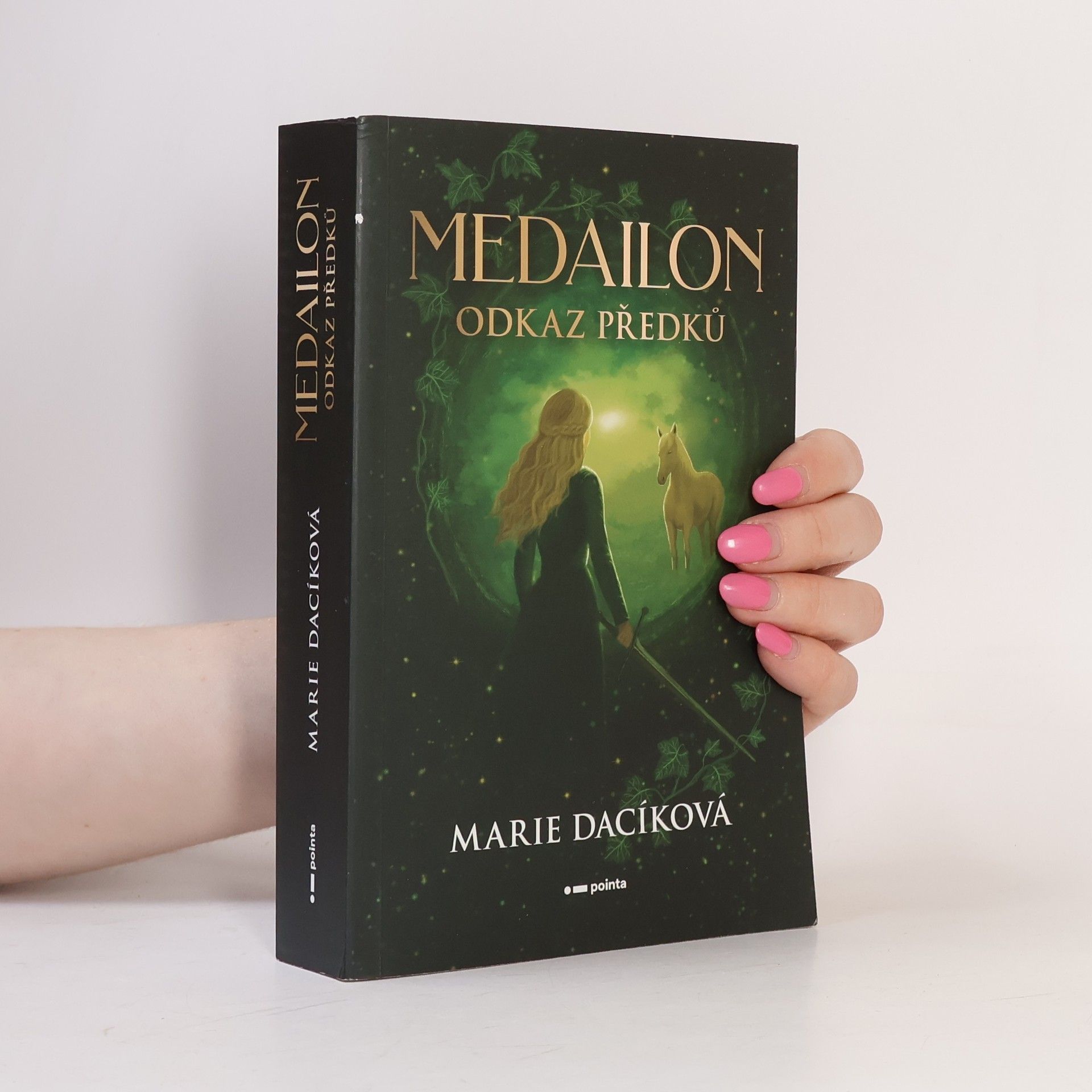 Marie Dacíková Medailon: Odkaz předků