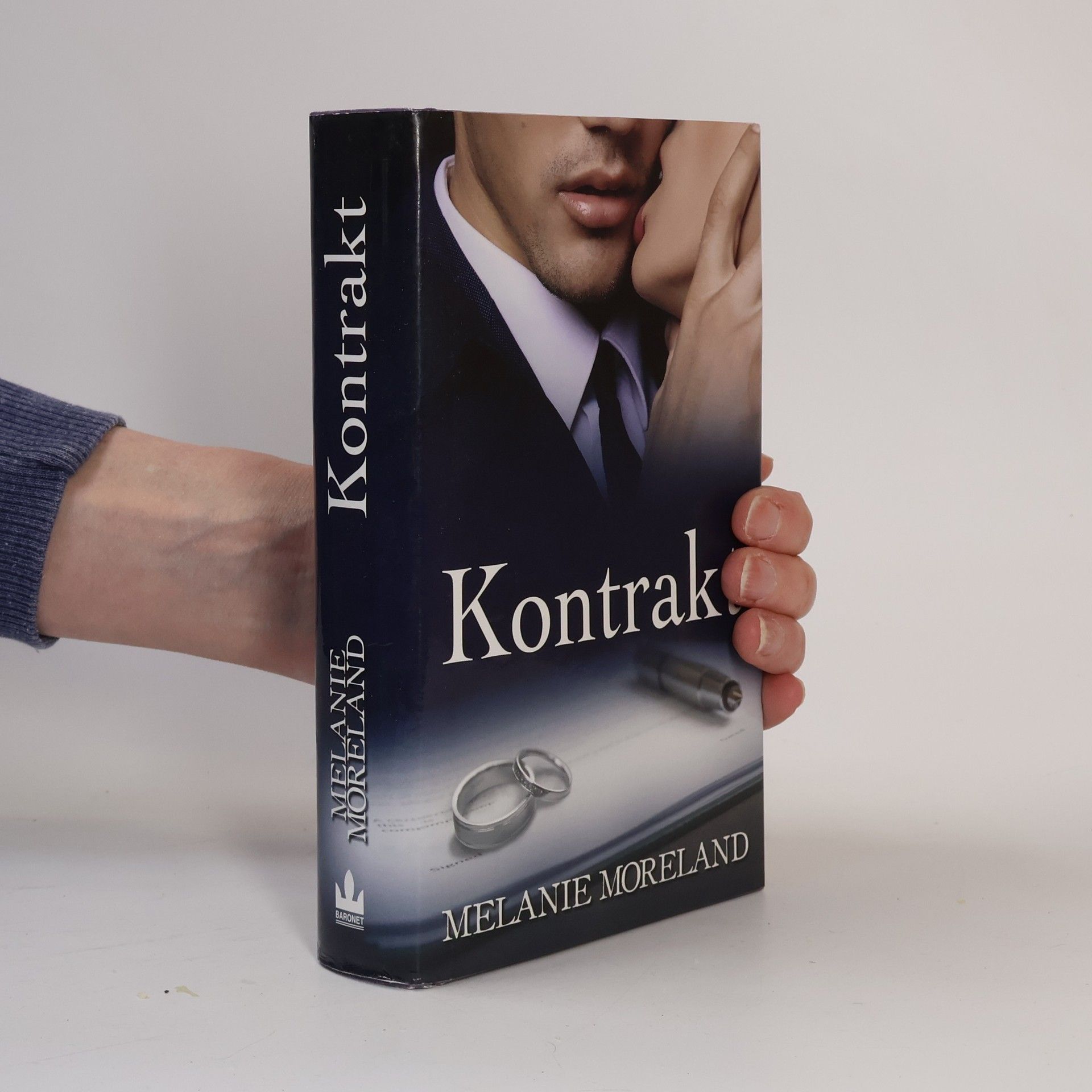 Melanie Moreland Kontrakt