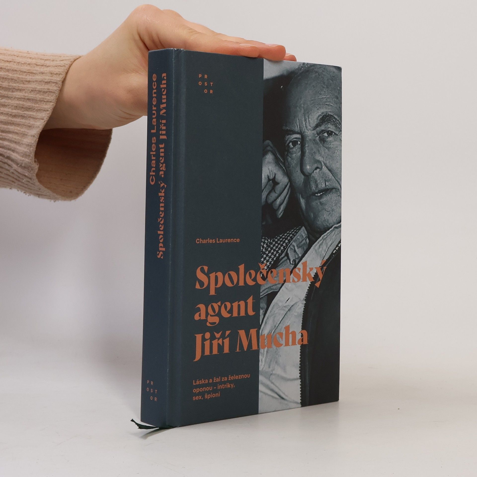 Charles Laurence Společenský agent Jiří Mucha