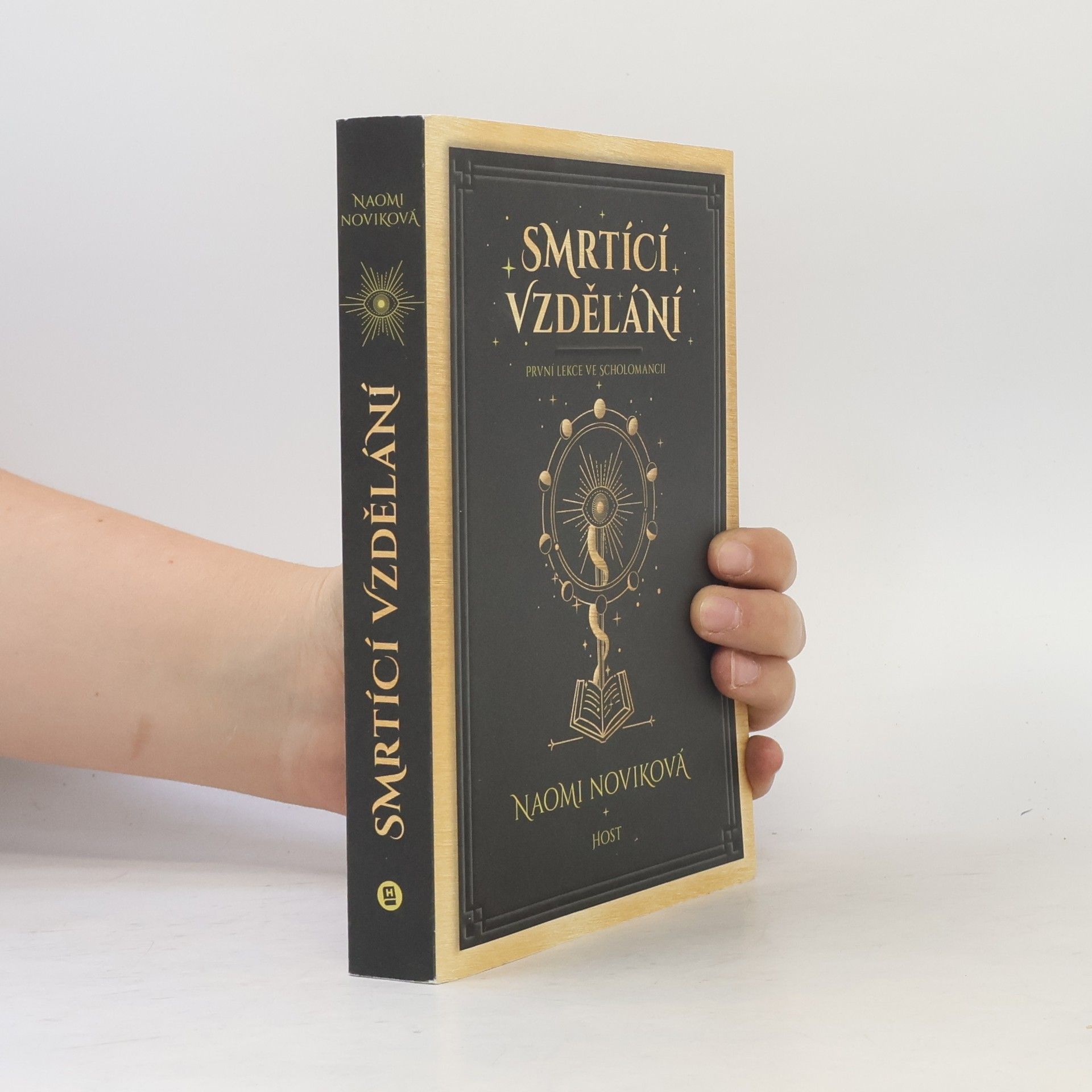 Naomi Novik Smrtící vzdělání. První lekce ve Scholomancii