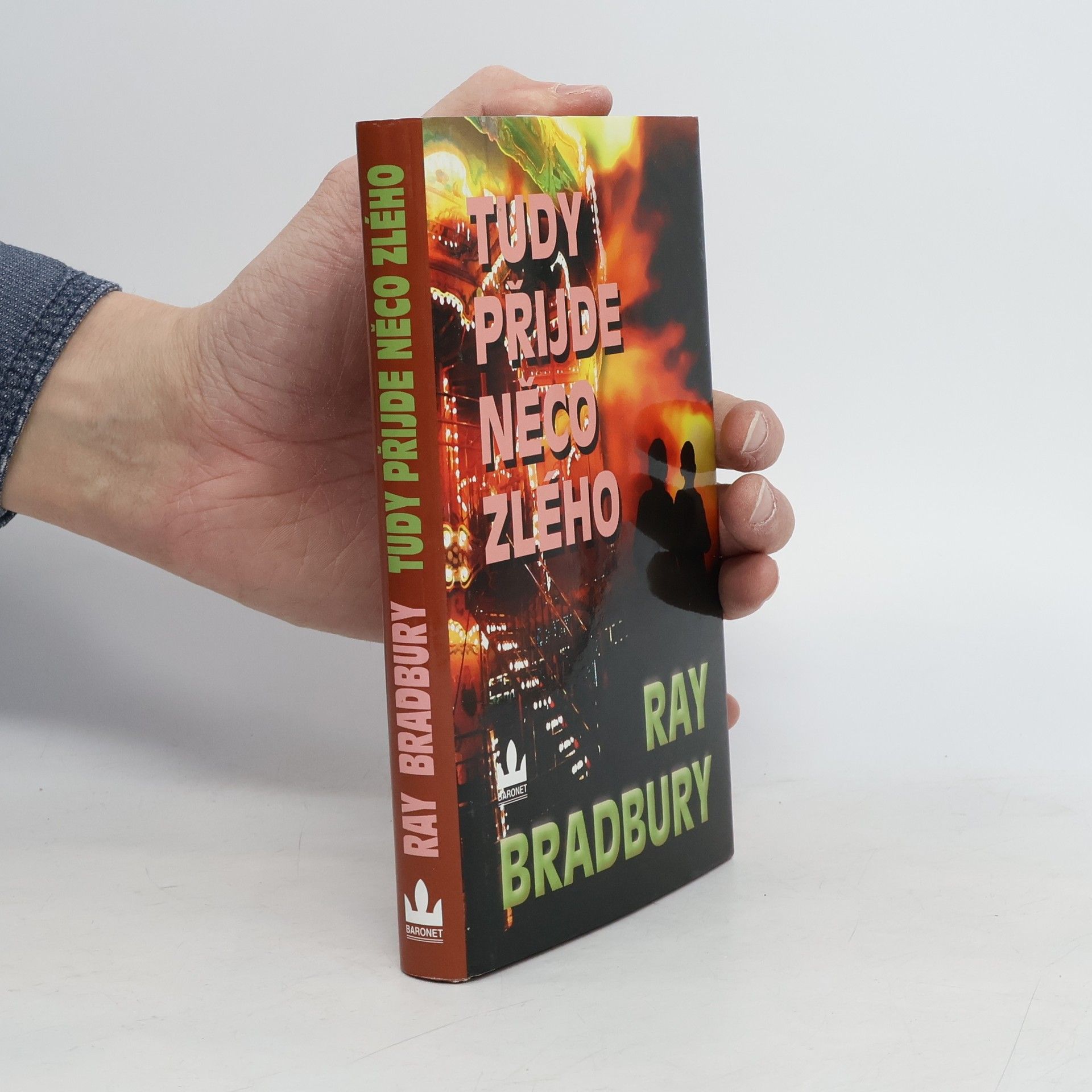 Ray Bradbury Tudy přijde něco zlého